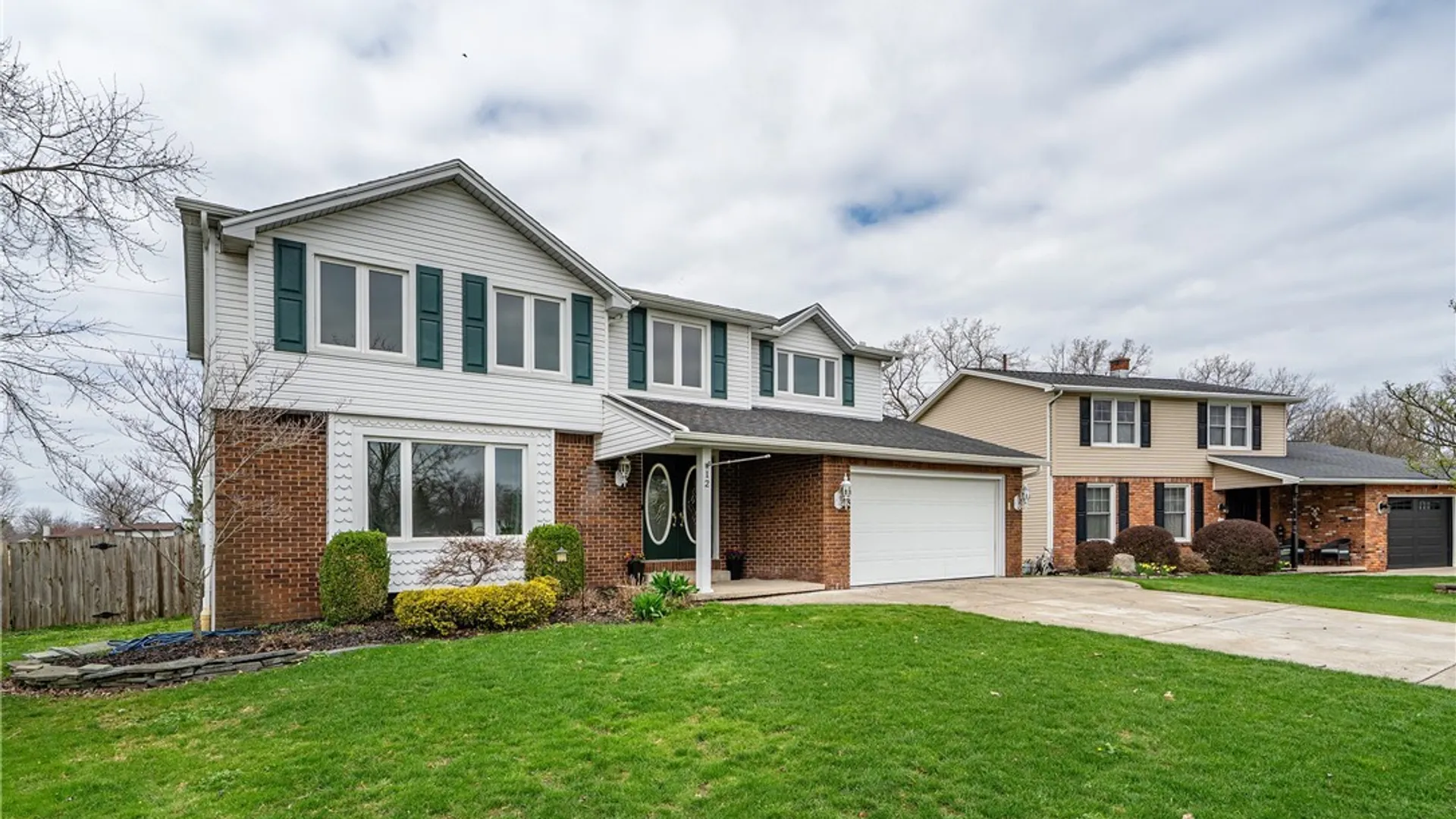 Property at 12 Old Farm Court, Cheektowaga, NY 14043 2