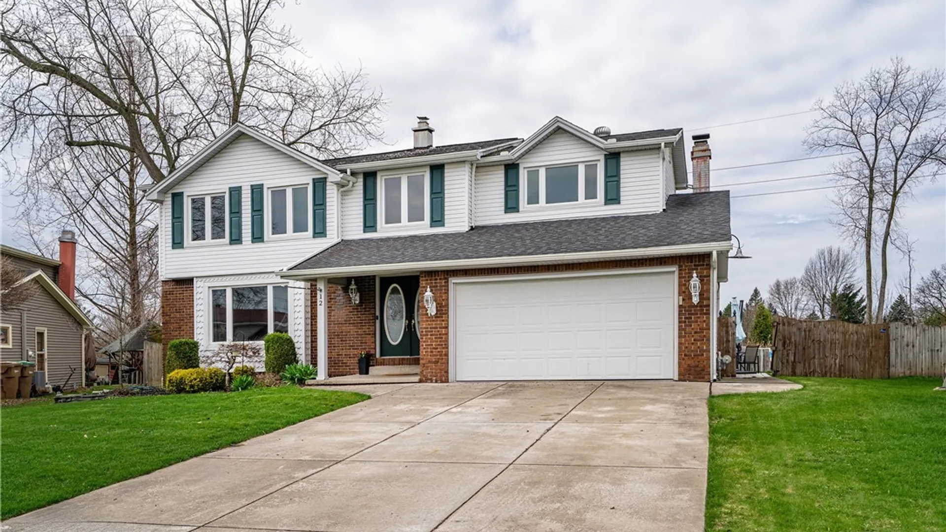 Property at 12 Old Farm Court, Cheektowaga, NY 14043 3