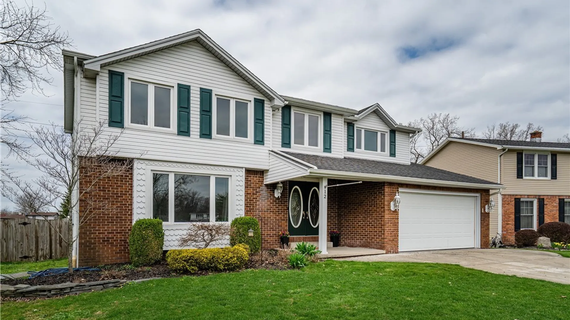 Property at 12 Old Farm Court, Cheektowaga, NY 14043 4