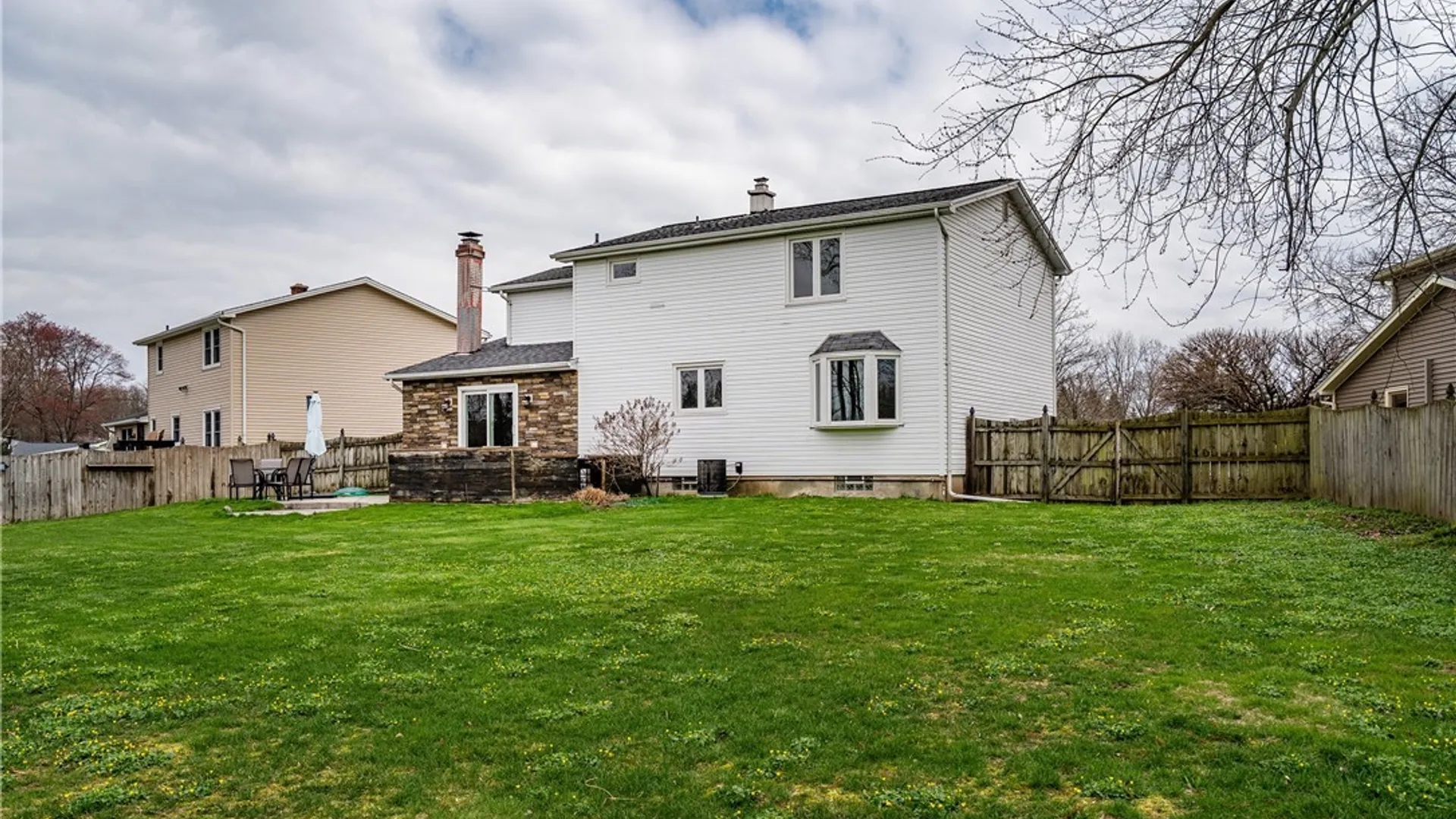 Property at 12 Old Farm Court, Cheektowaga, NY 14043 7