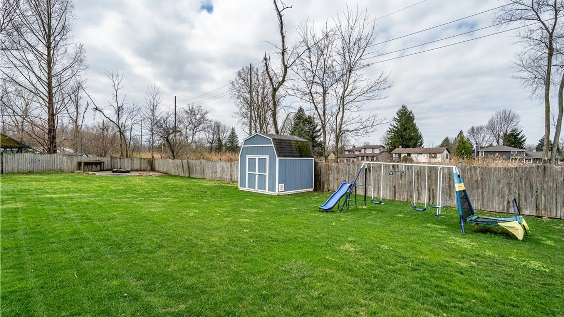Property at 12 Old Farm Court, Cheektowaga, NY 14043 9