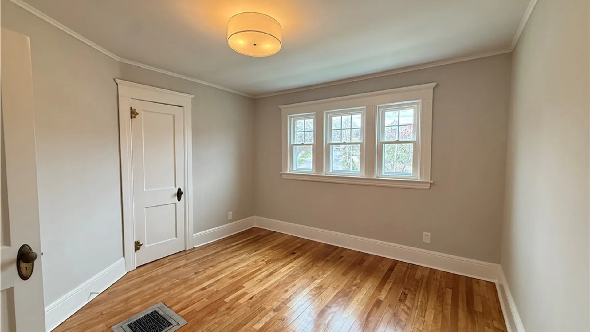 Property at 104 Kensington Place, Syracuse, NY 13210 49