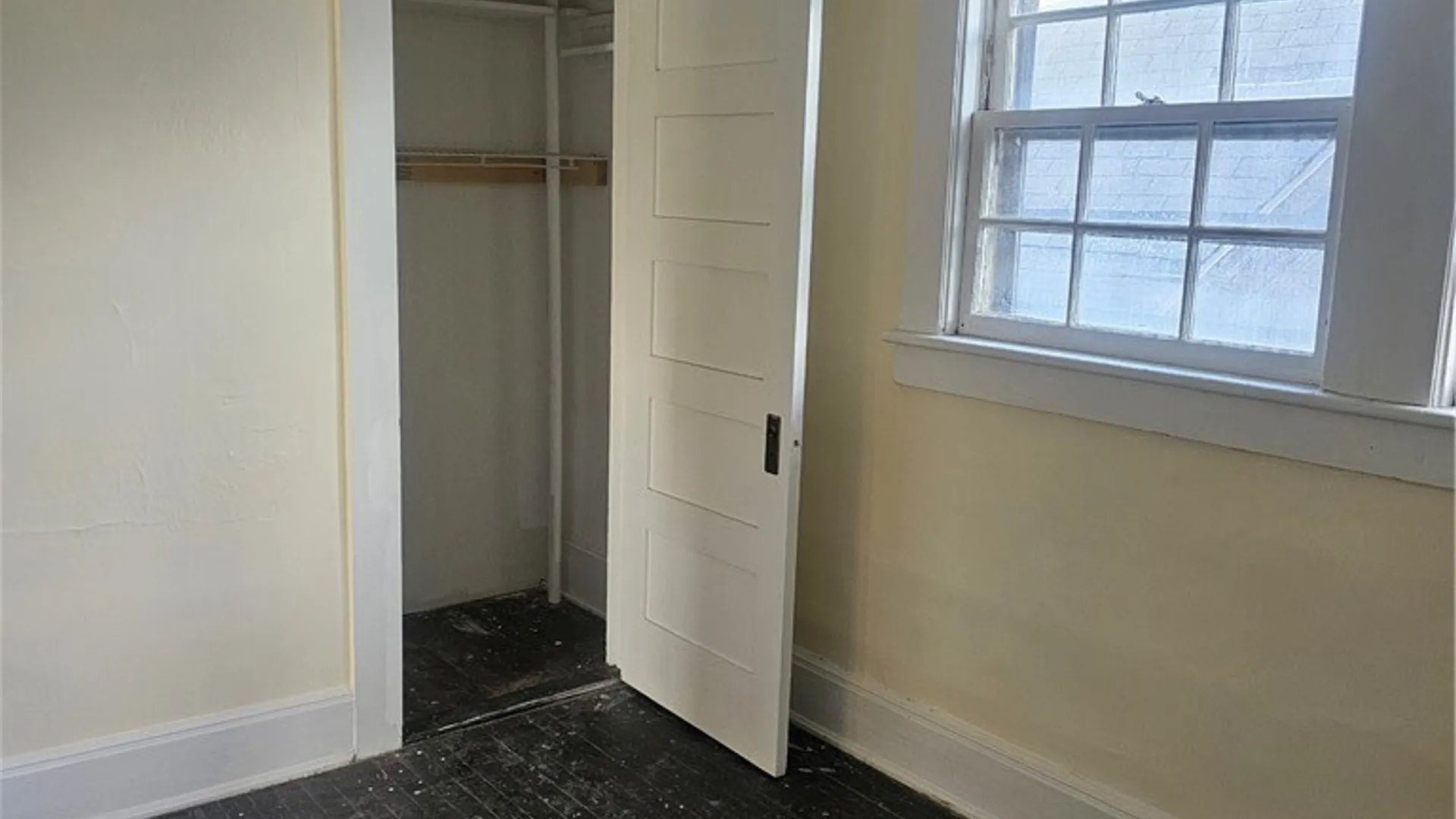 Property at 714 Buffalo Avenue, Niagara Falls, NY 14303 4