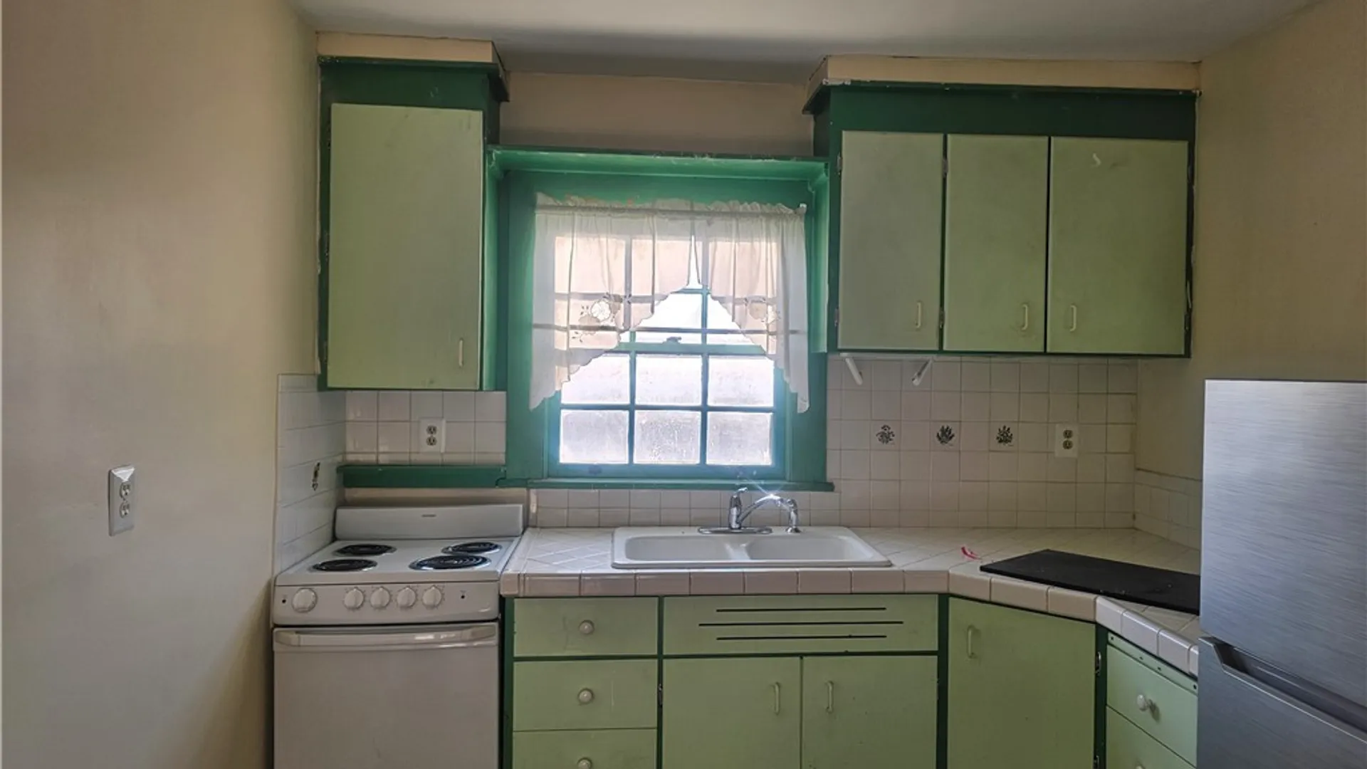 Property at 714 Buffalo Avenue, Niagara Falls, NY 14303 5