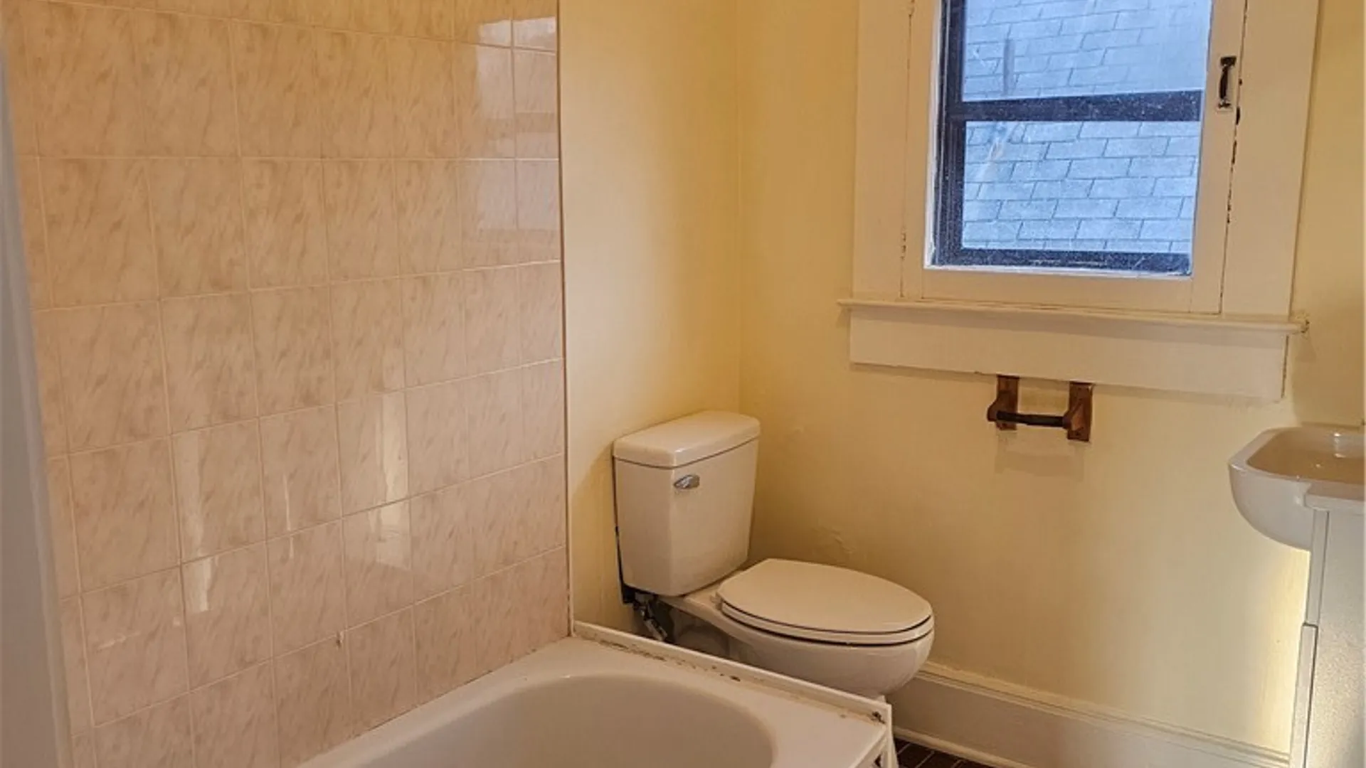 Property at 714 Buffalo Avenue, Niagara Falls, NY 14303 6