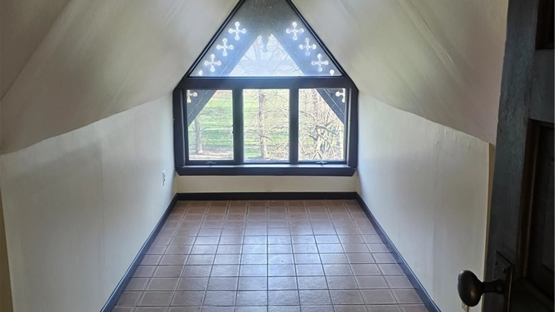 Property at 714 Buffalo Avenue, Niagara Falls, NY 14303 2