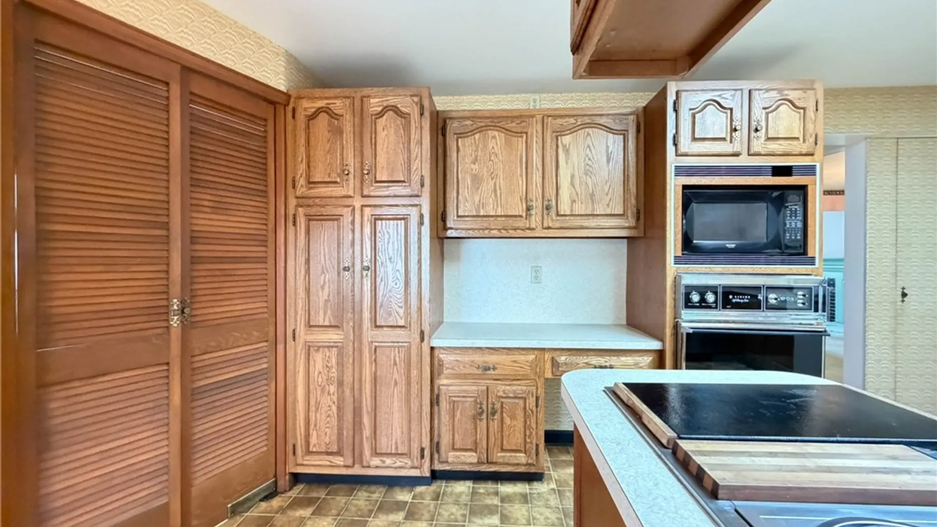 Property at 12 Windsor Terrace, New Hartford, NY 13413 20