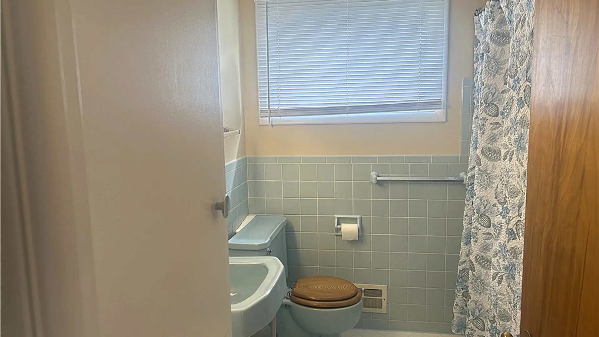 Property at 99 Howedale Drive, Greece, NY 14616 19