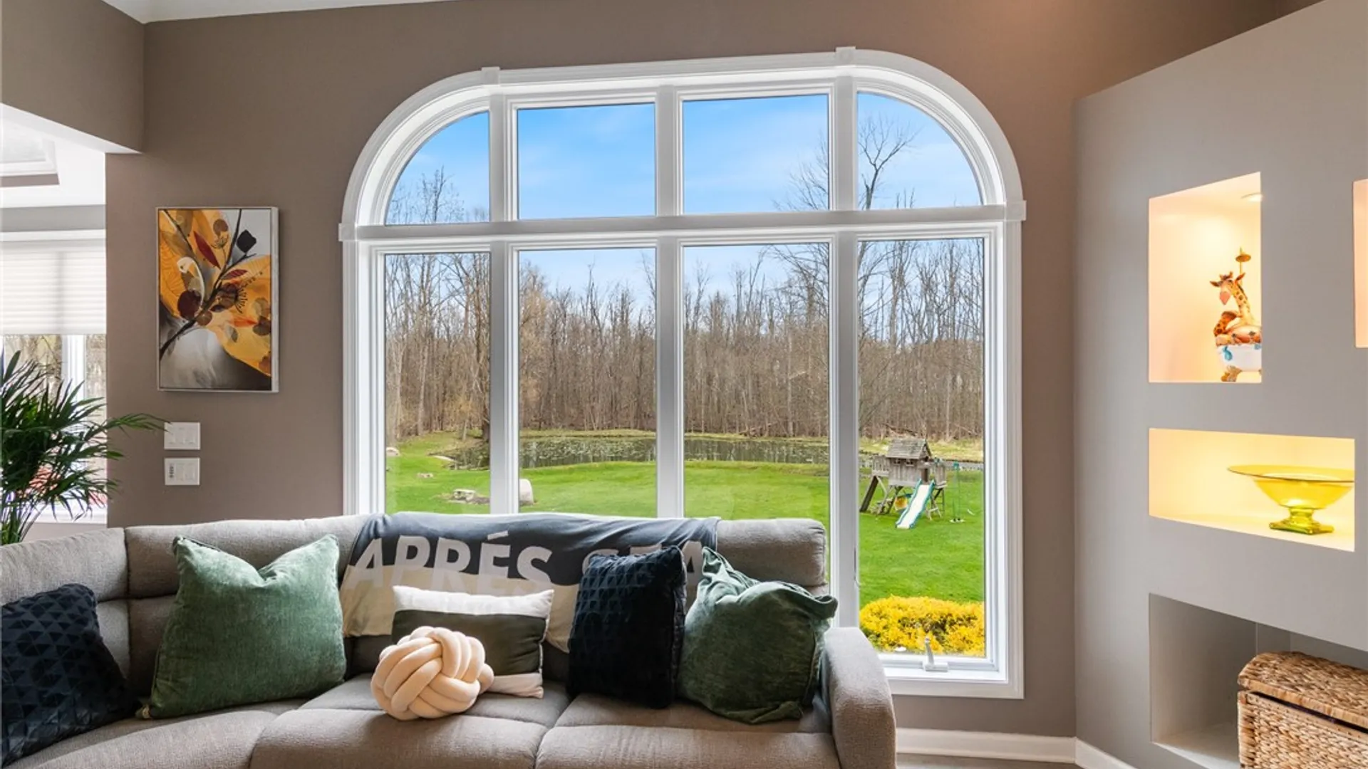 Property at 19 Brunson Way, Perinton, NY 14526 13