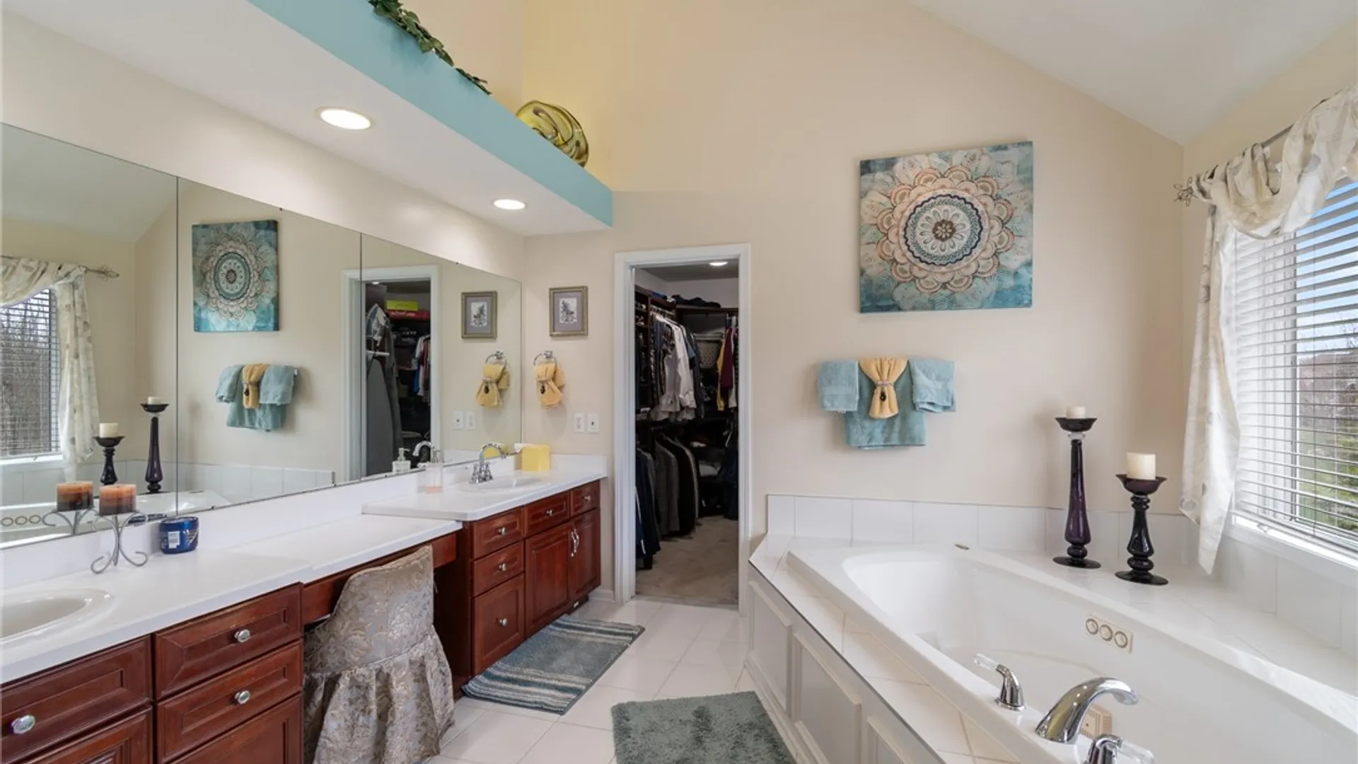 Property at 19 Brunson Way, Perinton, NY 14526 24