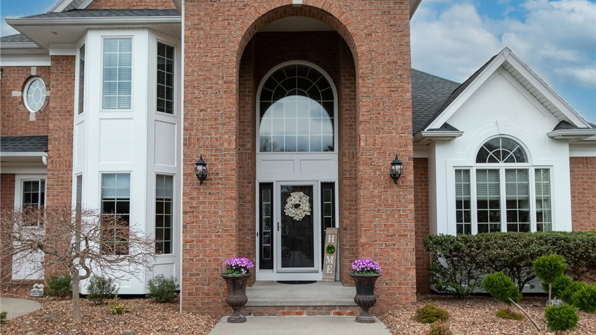 Property at 19 Brunson Way, Perinton, NY 14526 3