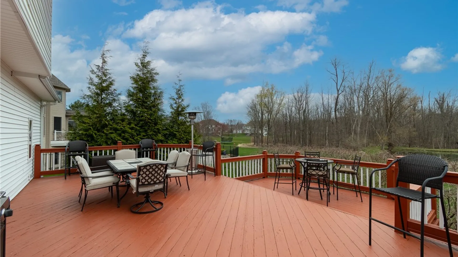 Property at 19 Brunson Way, Perinton, NY 14526 5