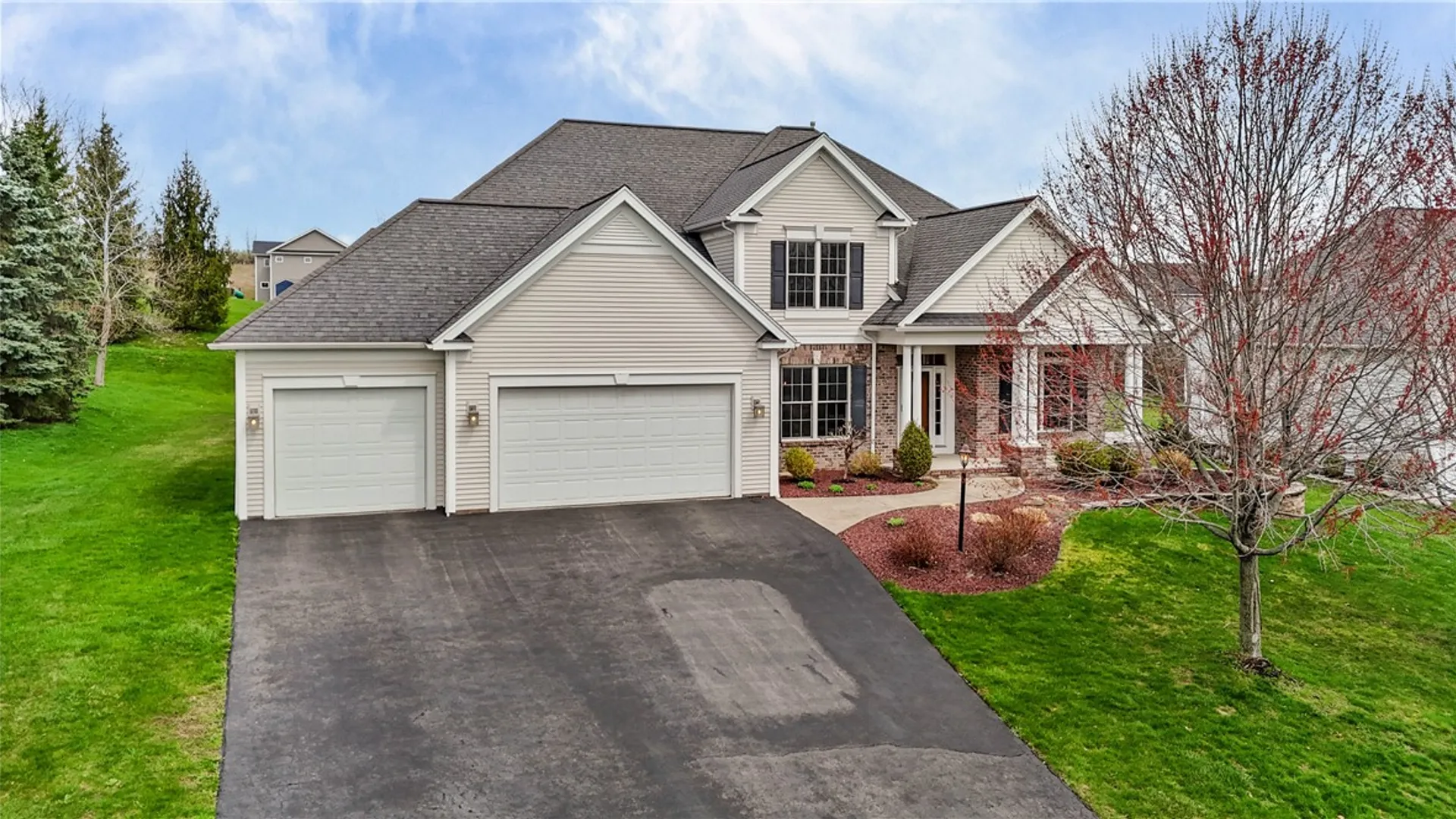 Property at 129 Lynx Court, Penfield, NY 14450 3