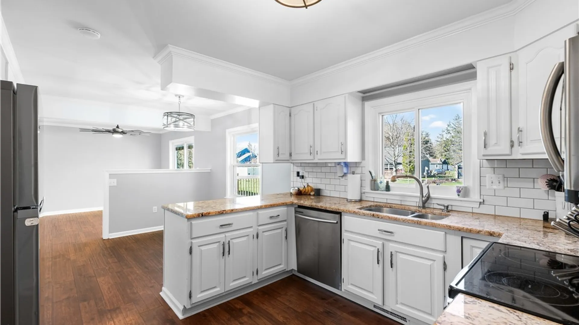 Property at 8611 Fieldway Lane, Cicero, NY 13039 22