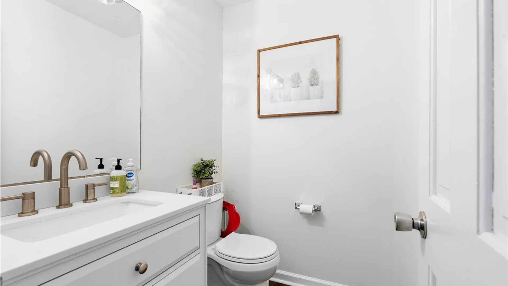 Property at 8611 Fieldway Lane, Cicero, NY 13039 24