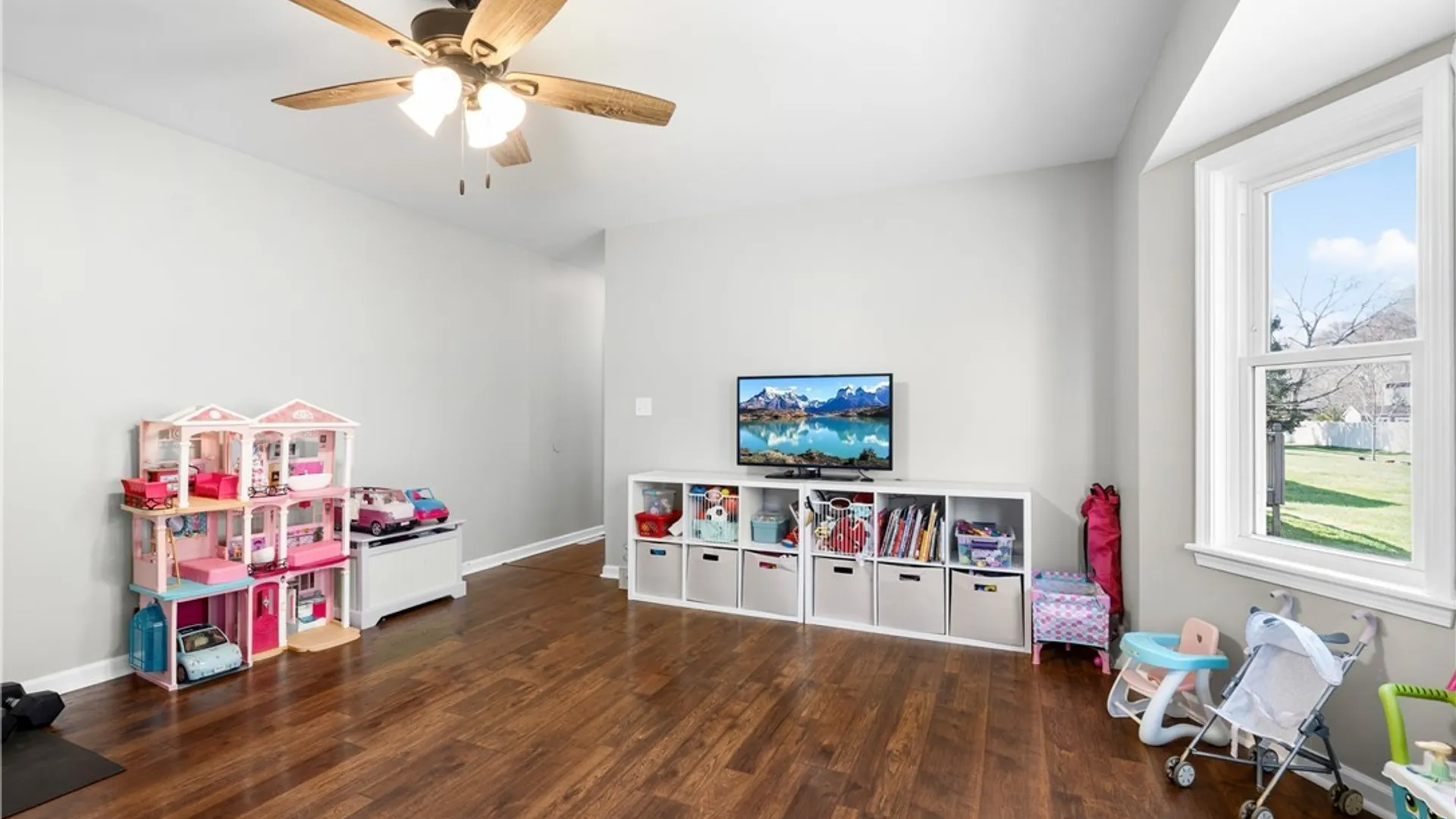 Property at 8611 Fieldway Lane, Cicero, NY 13039 28