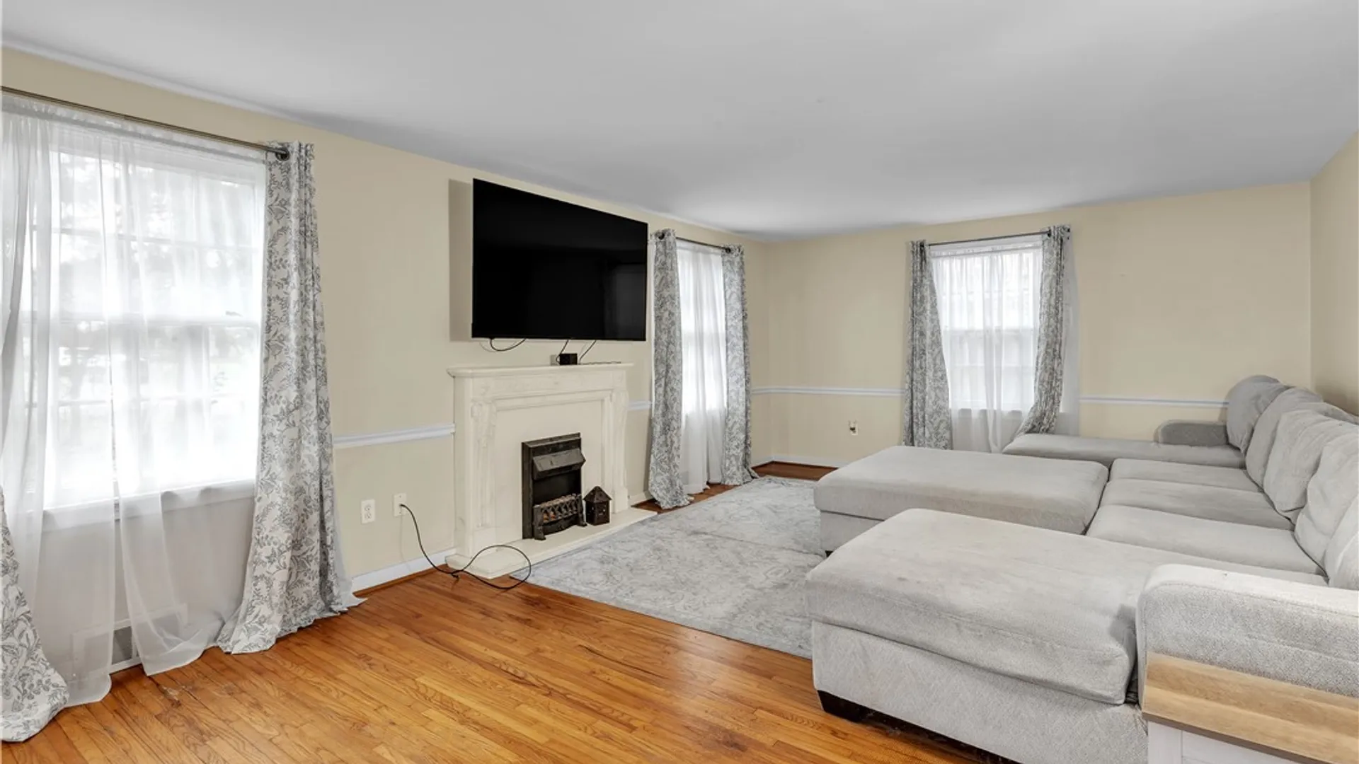Property at 8525 Sunset Drive, Clarence, NY 14221 10