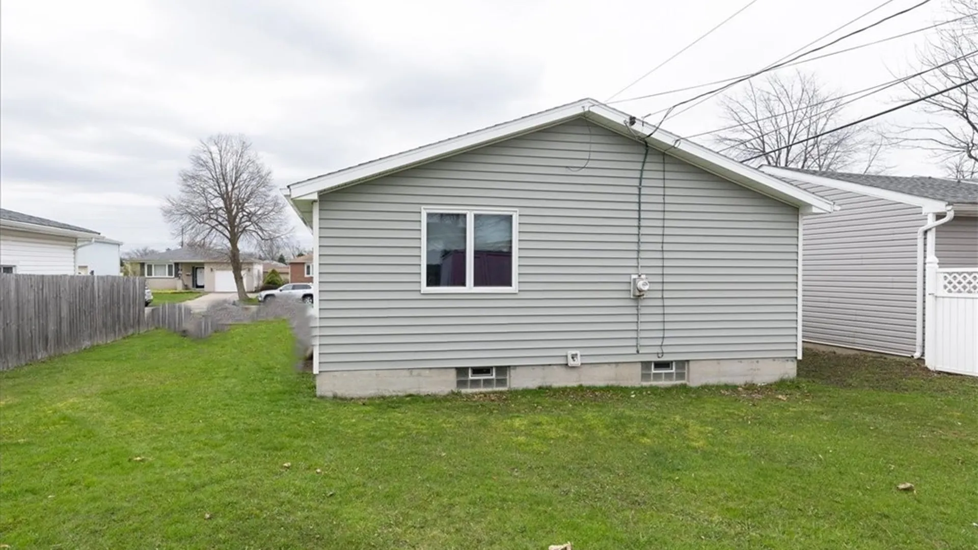 Property at 8 Toulon Drive, Cheektowaga, NY 14227 17