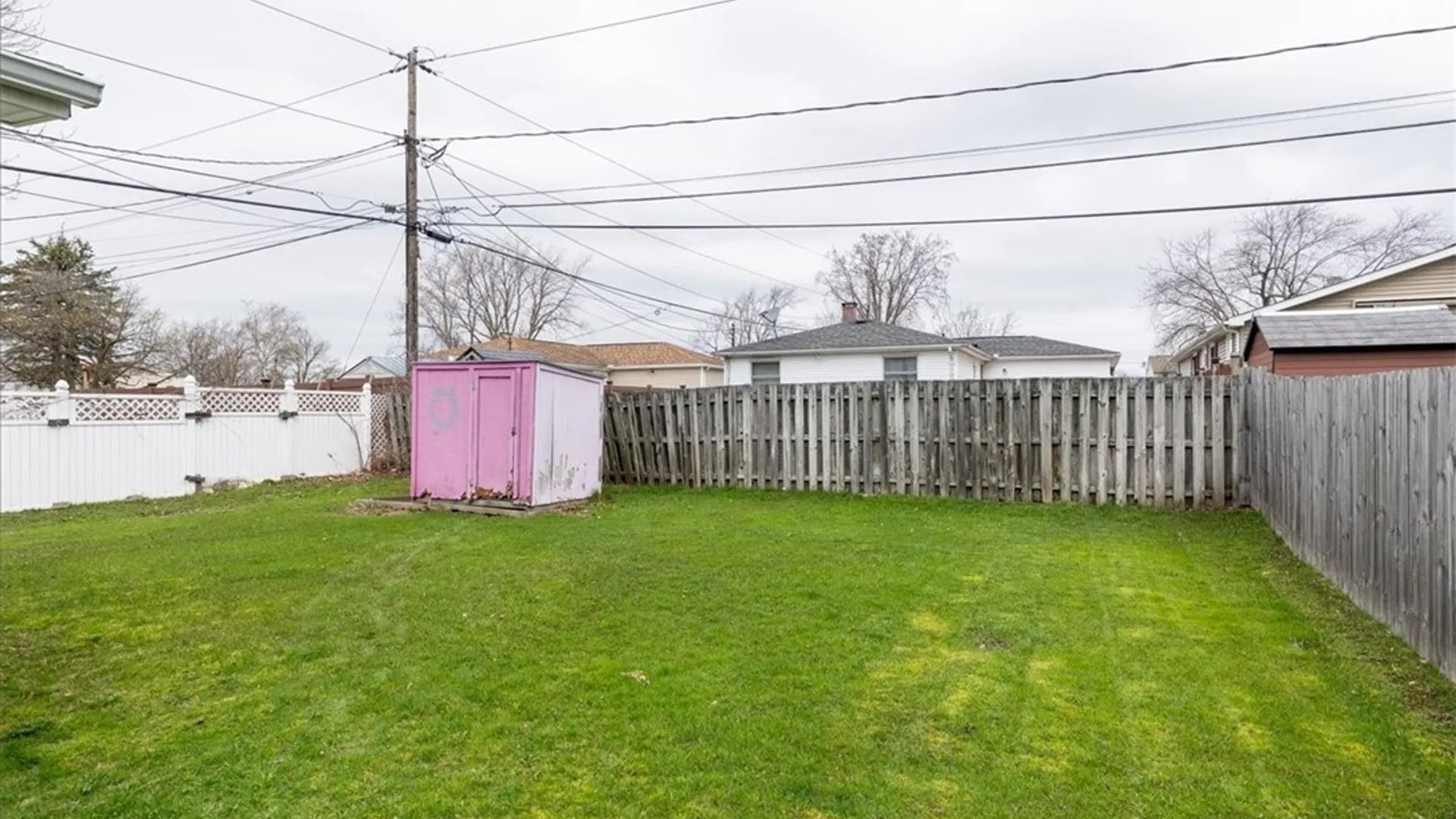 Property at 8 Toulon Drive, Cheektowaga, NY 14227 18