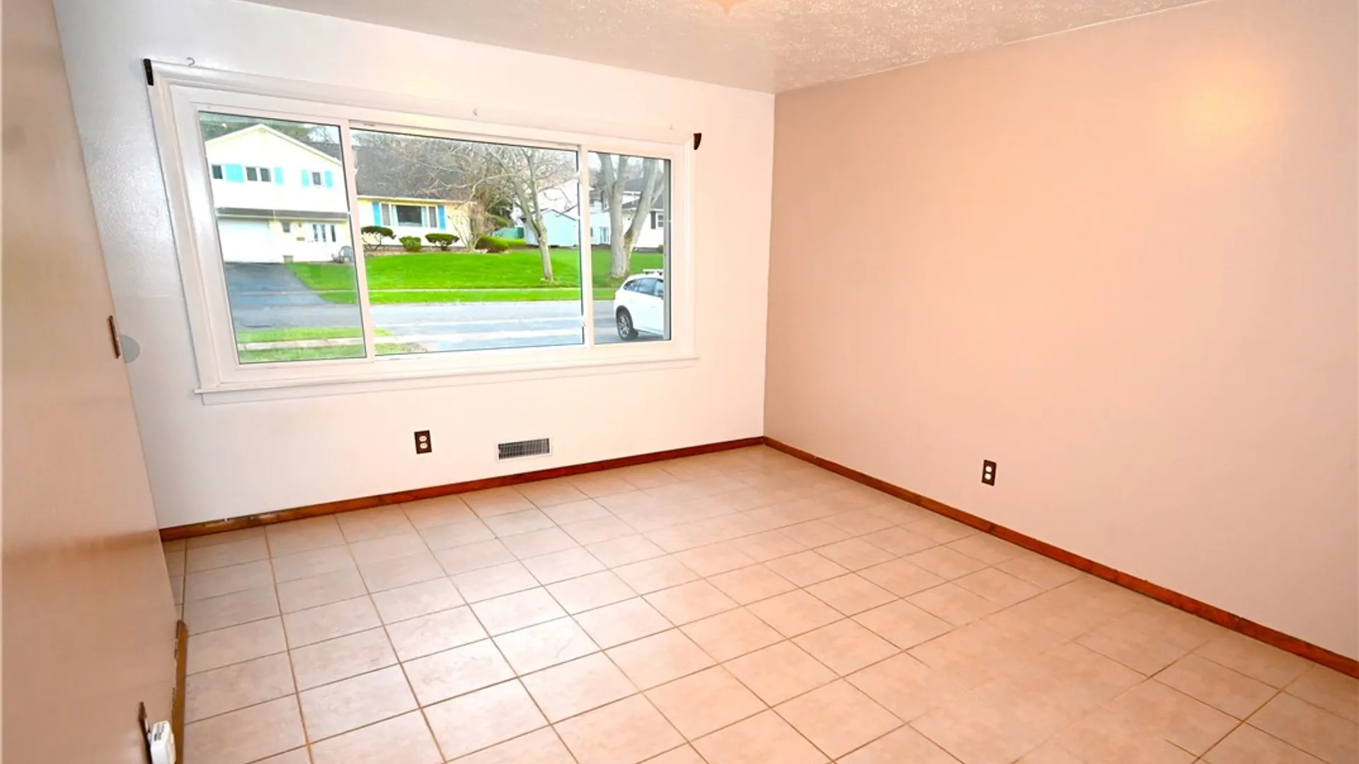 Property at 36 Jeanmoor Road, Greece, NY 14616 5