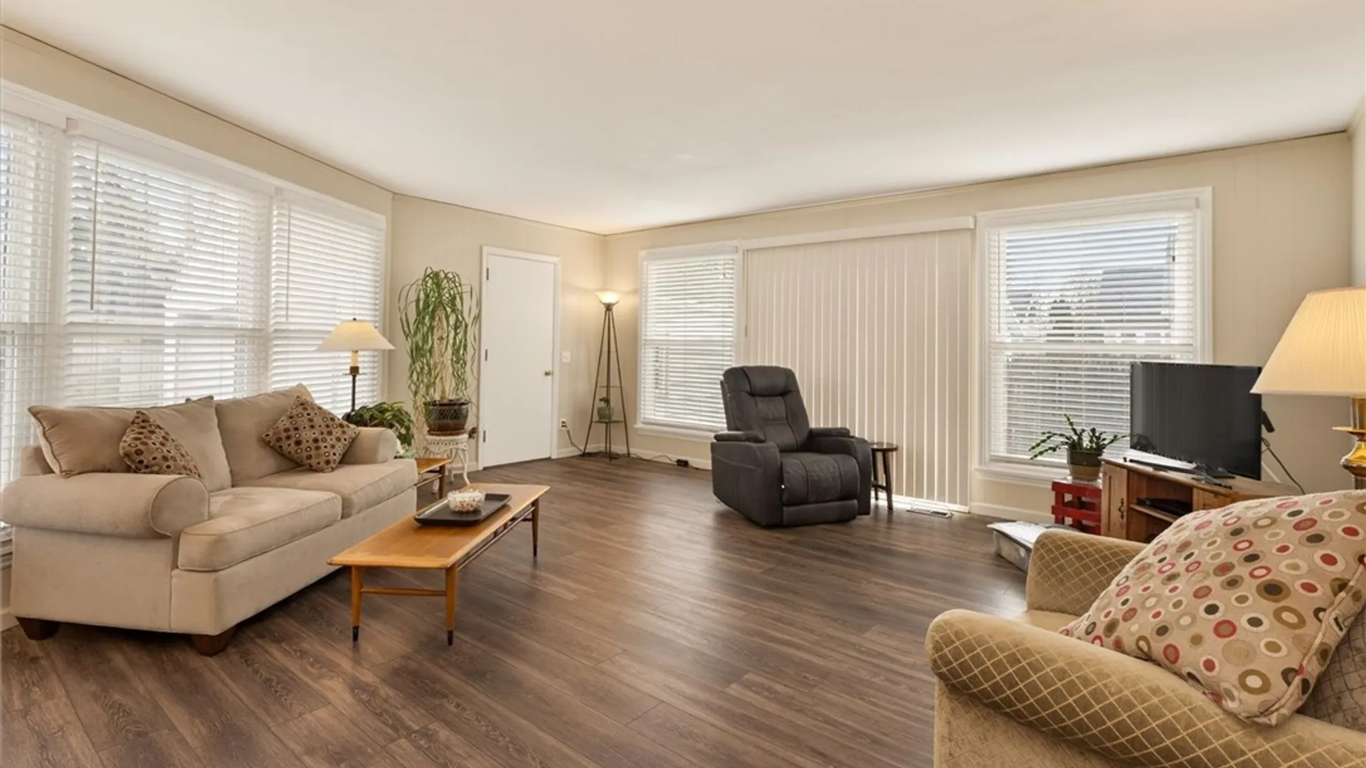 Property at 287 Lake Breeze Park, Irondequoit, NY 14622 16