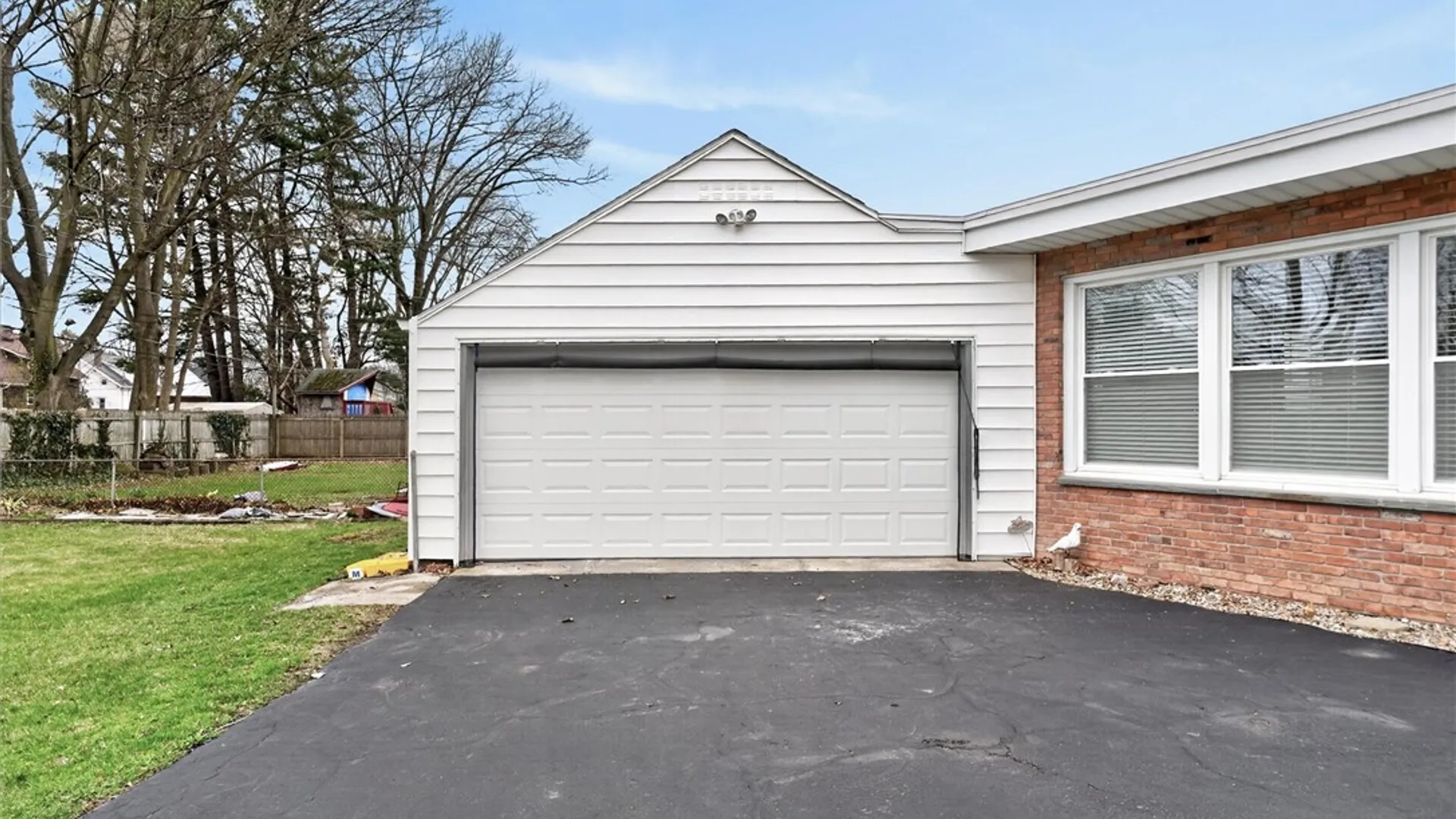 Property at 287 Lake Breeze Park, Irondequoit, NY 14622 8