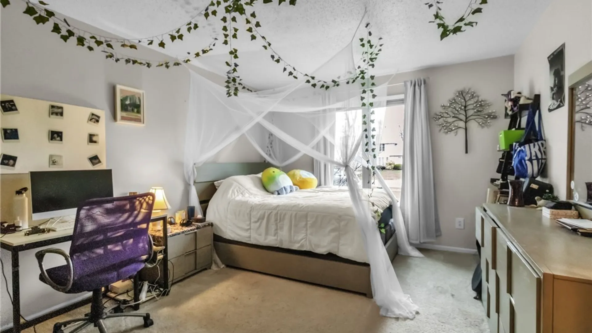 Property at 20 Rolling Meadow Lane, Amherst, NY 14051 16