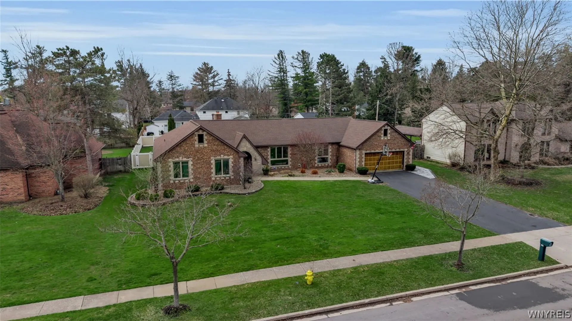 Property at 20 Rolling Meadow Lane, Amherst, NY 14051 2