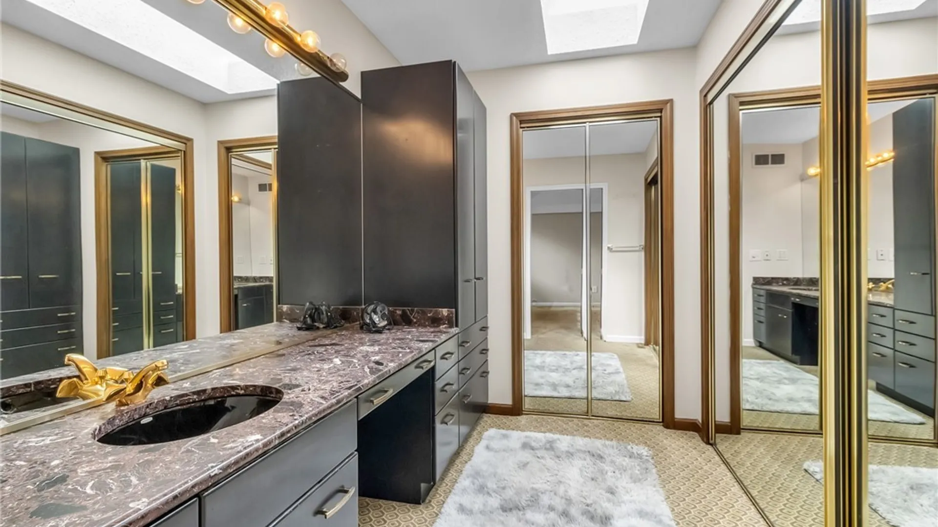 Property at 20 Rolling Meadow Lane, Amherst, NY 14051 21