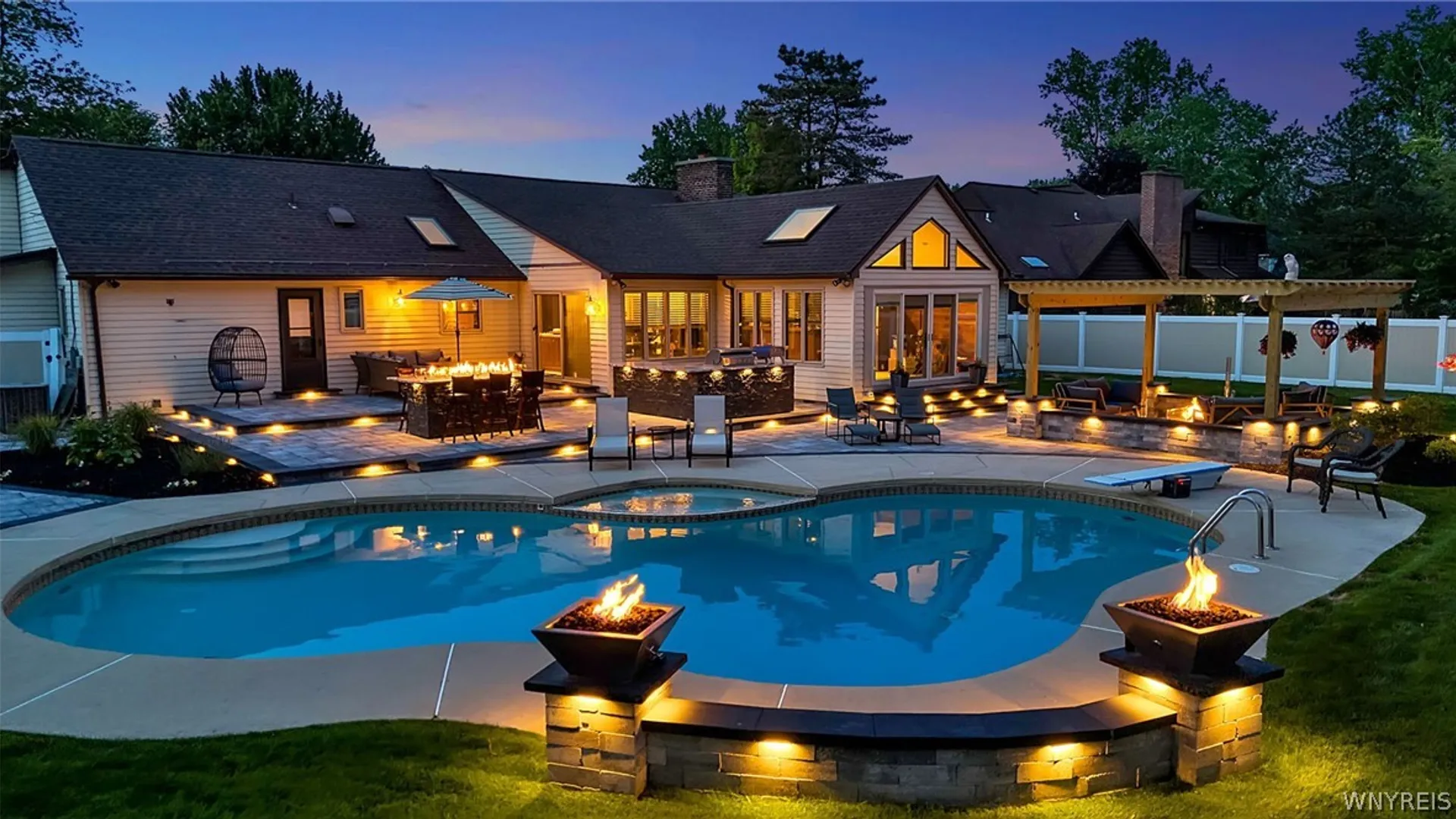 Property at 20 Rolling Meadow Lane, Amherst, NY 14051 26