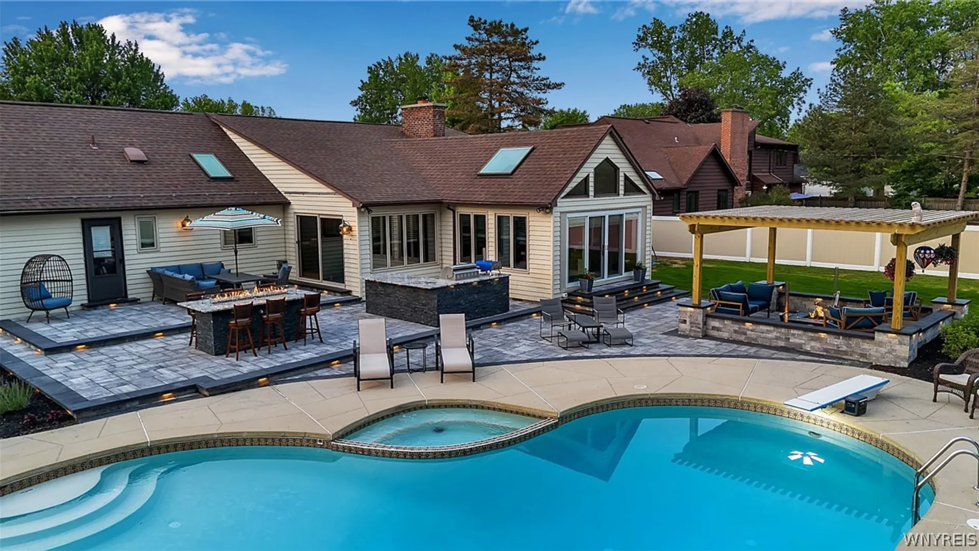 Property at 20 Rolling Meadow Lane, Amherst, NY 14051 27