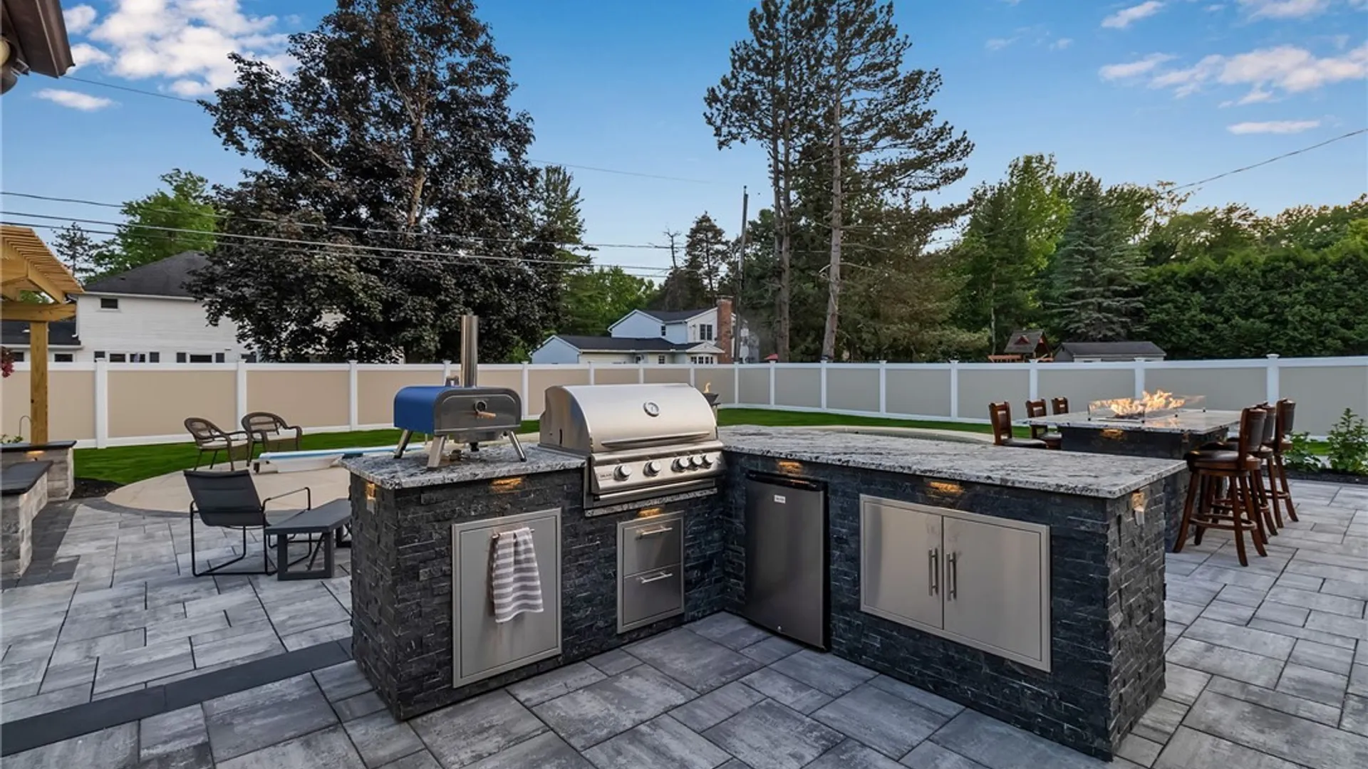 Property at 20 Rolling Meadow Lane, Amherst, NY 14051 36