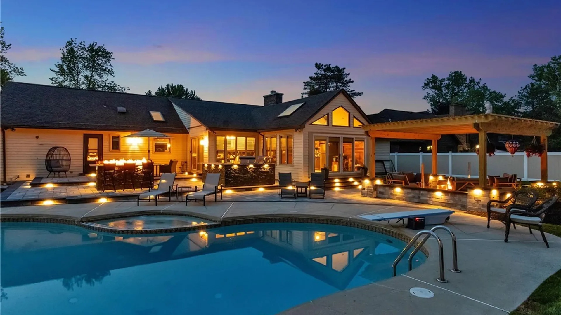 Property at 20 Rolling Meadow Lane, Amherst, NY 14051 37