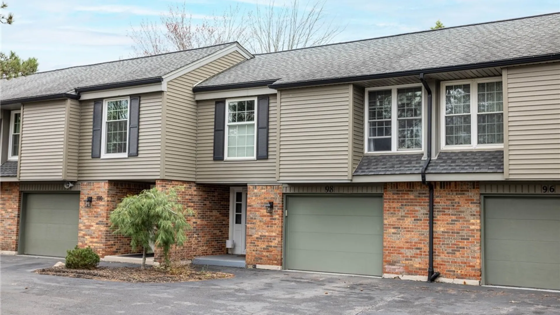 Property at 98 Bridle, Orchard Park, NY 14127 2