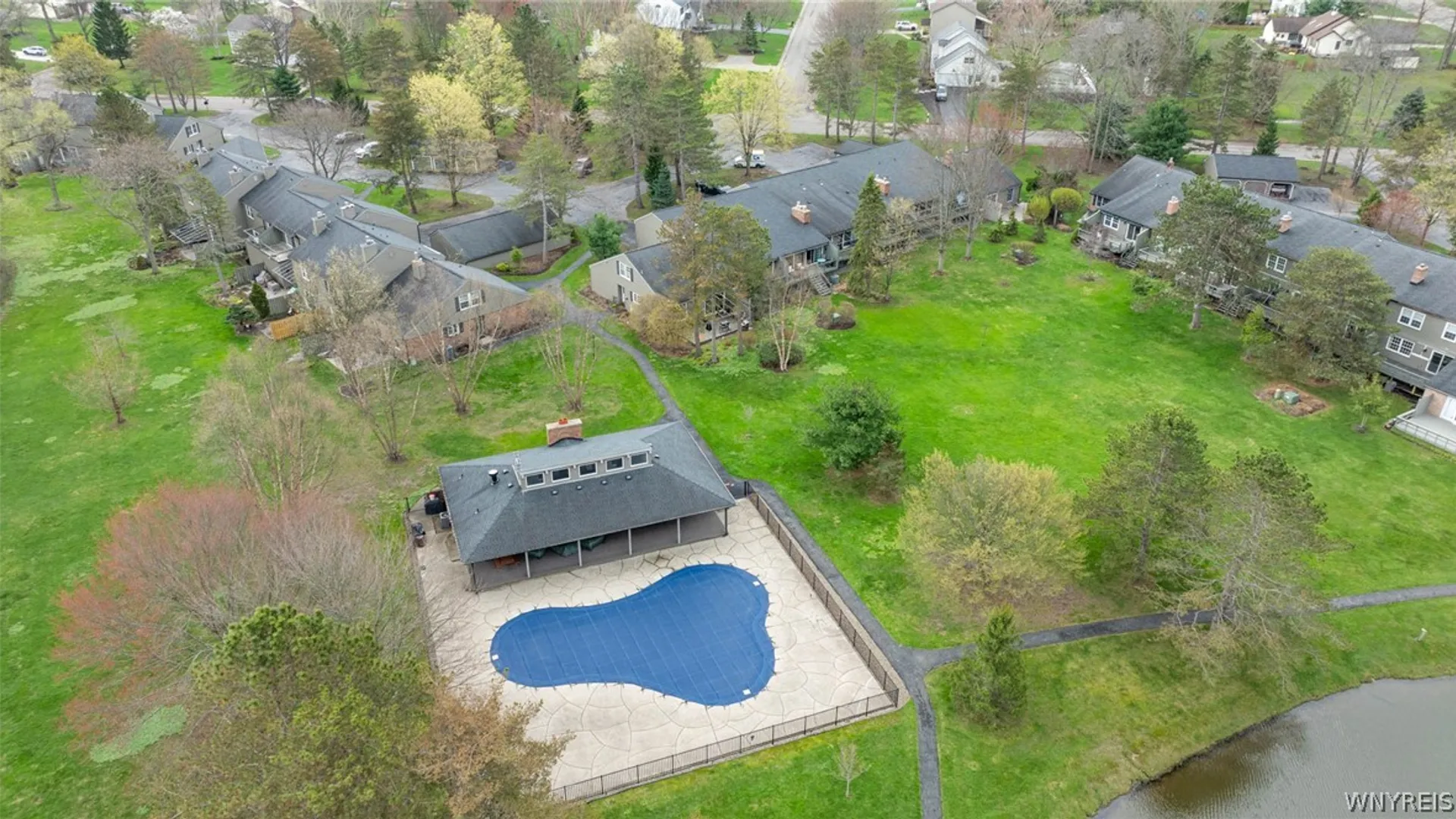 Property at 98 Bridle, Orchard Park, NY 14127 38