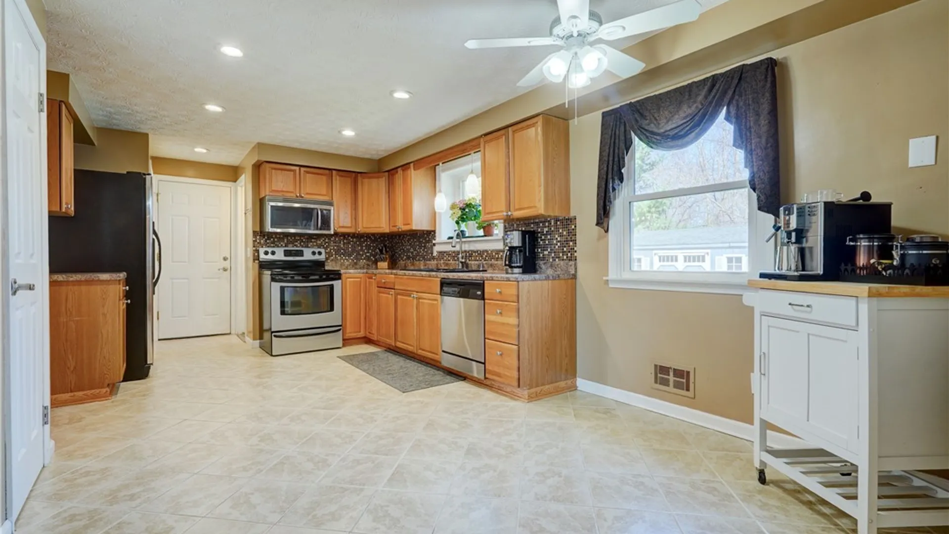 Property at 110 True Hickory Drive, Greece, NY 14615 12