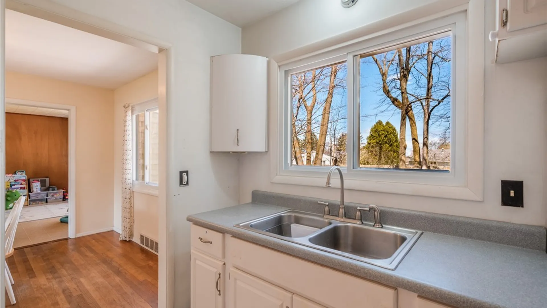 Property at 204 Jane Drive, Camillus, NY 13219 11