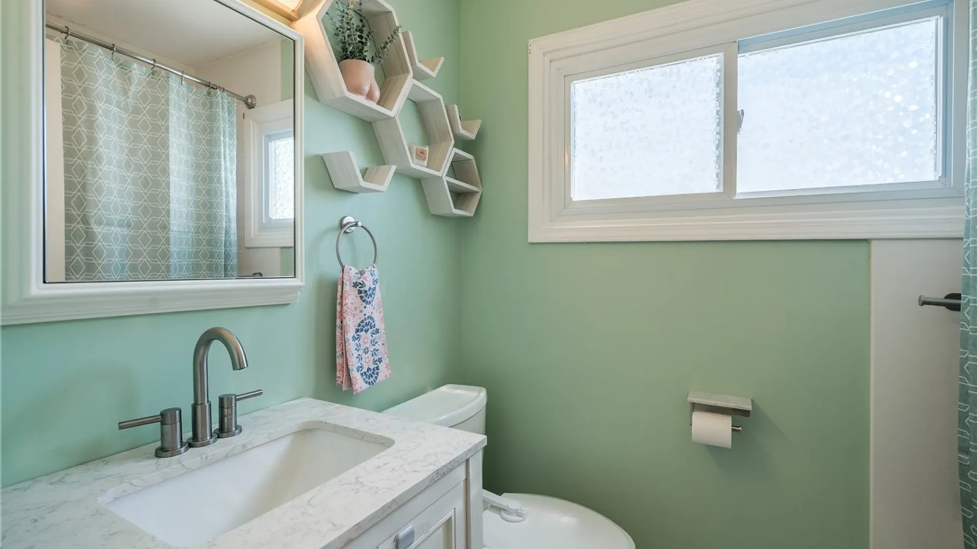 Property at 204 Jane Drive, Camillus, NY 13219 14