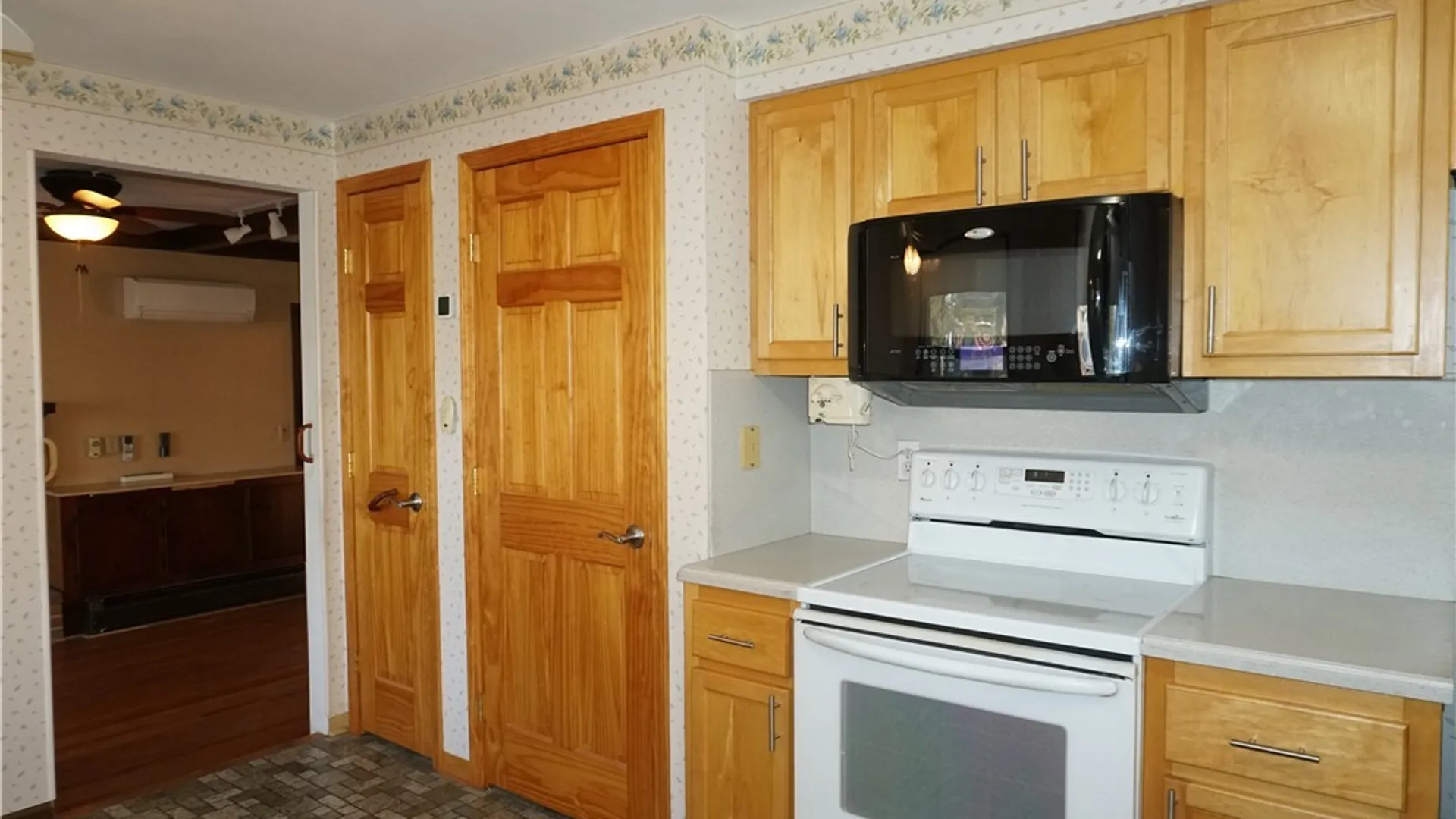 Property at 5525 Topsfield Ln, Clay, NY 13041 13