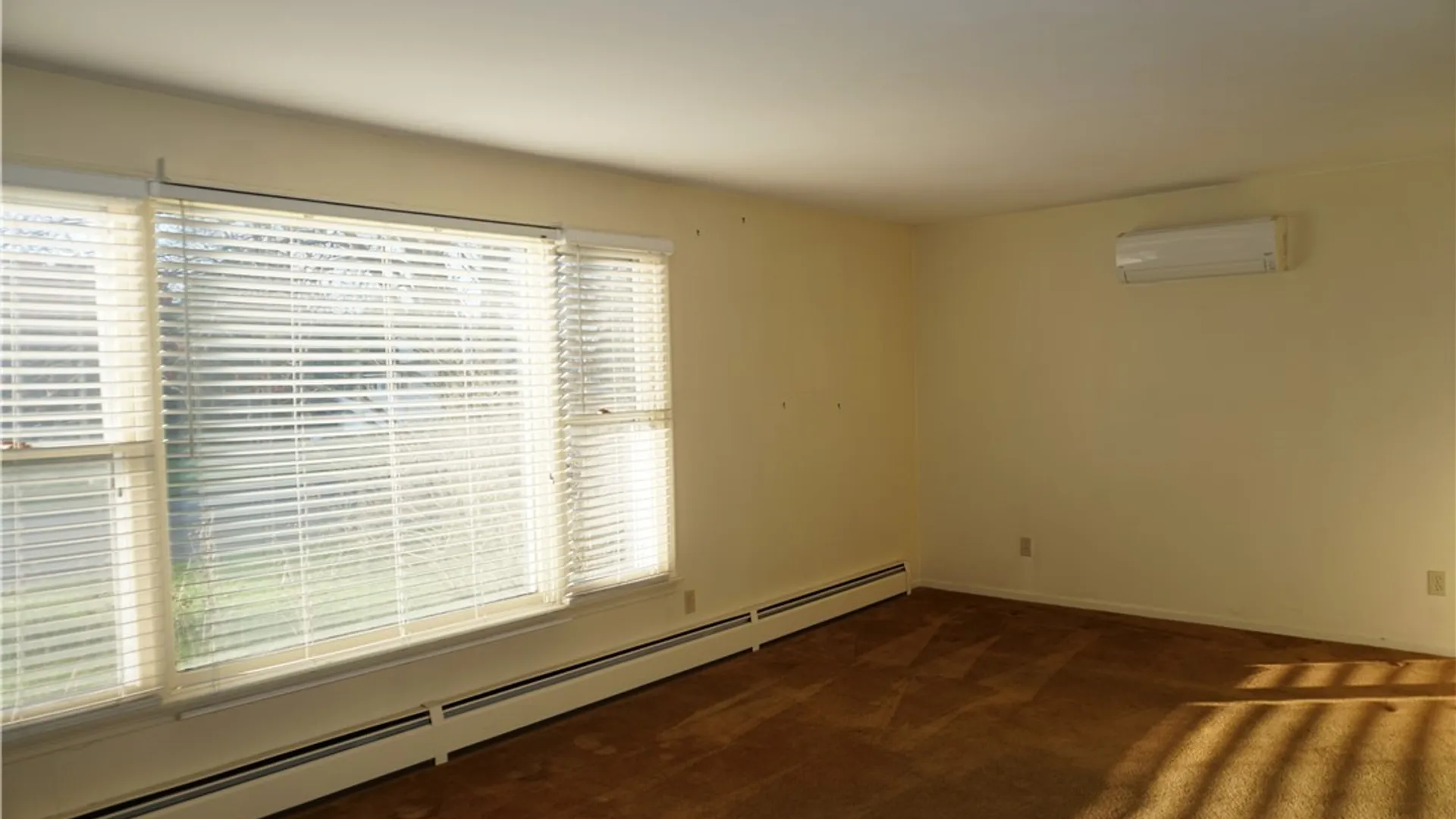 Property at 5525 Topsfield Ln, Clay, NY 13041 5