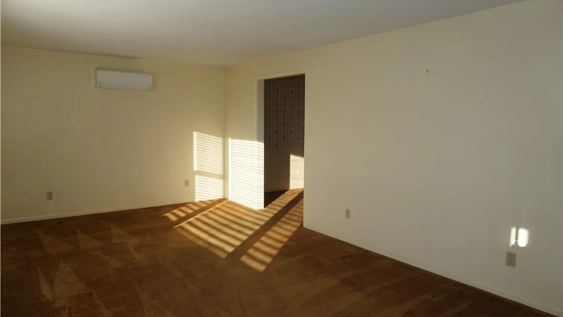 Property at 5525 Topsfield Ln, Clay, NY 13041 6