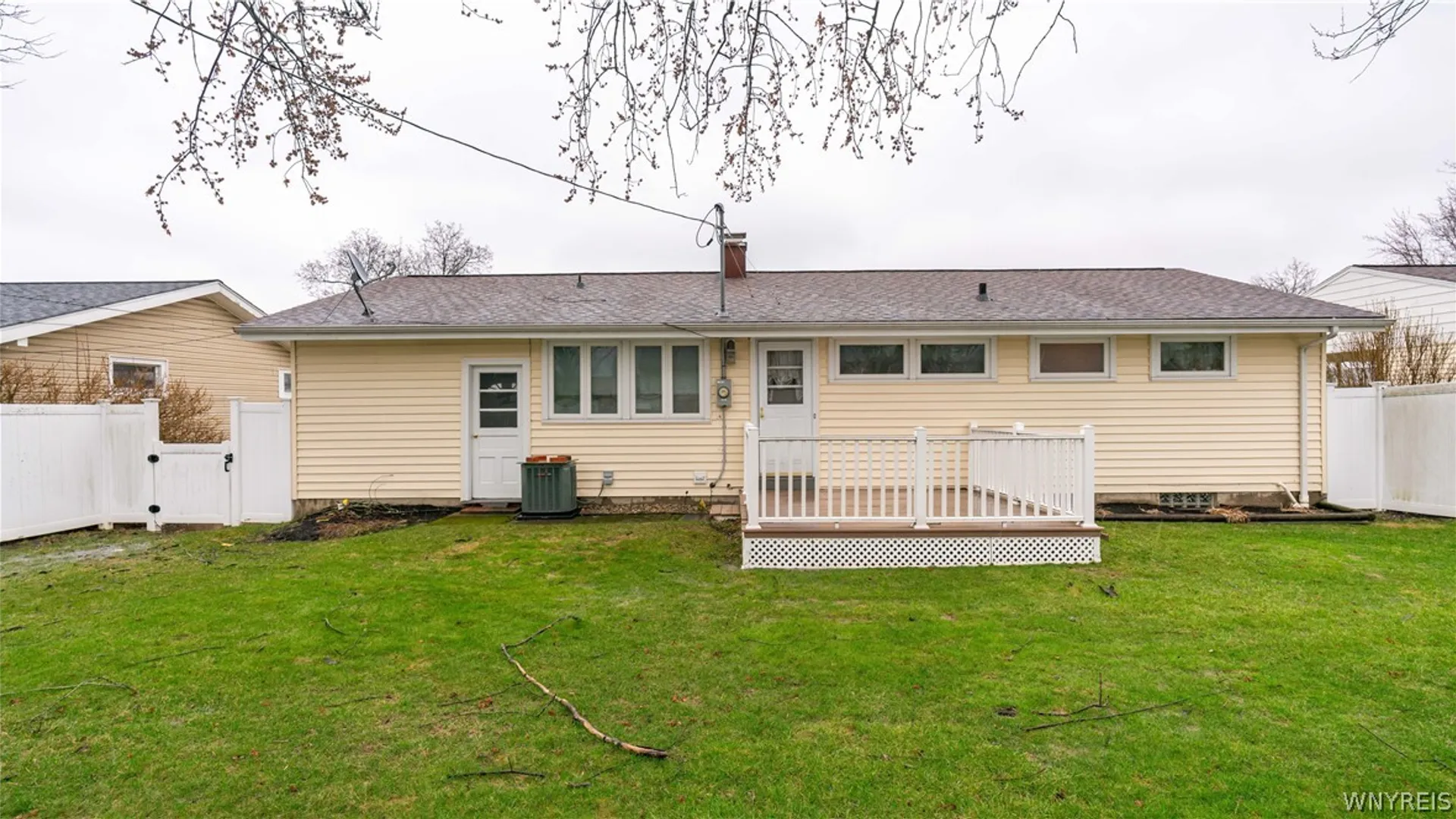 Property at 72 Saint Amelia Drive, Tonawanda, NY 14150 27