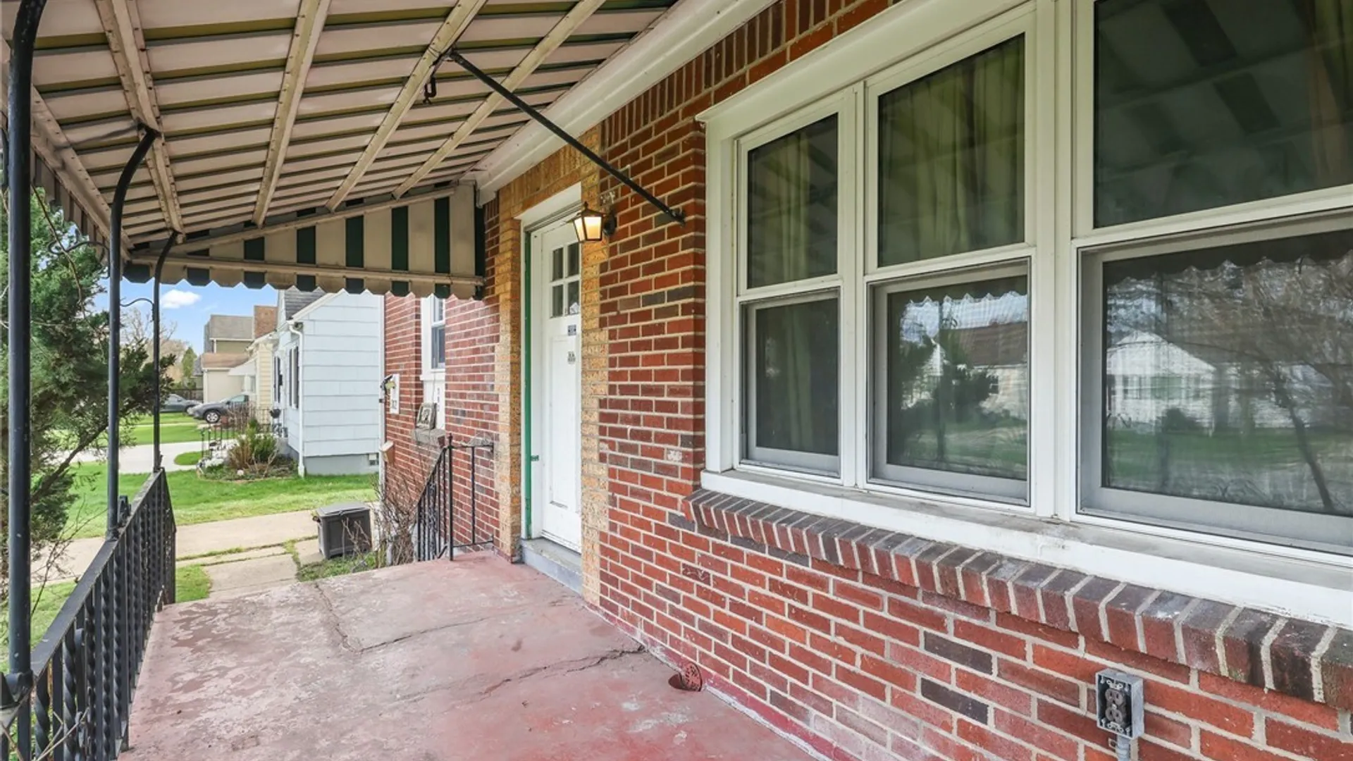 Property at 382 Windermere Boulevard, Amherst, NY 14226 3