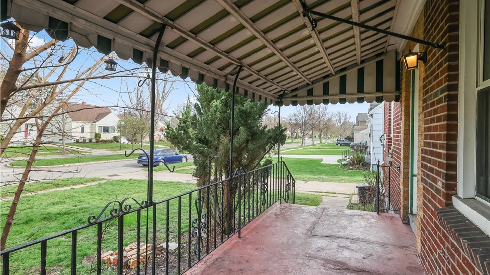 Property at 382 Windermere Boulevard, Amherst, NY 14226 4