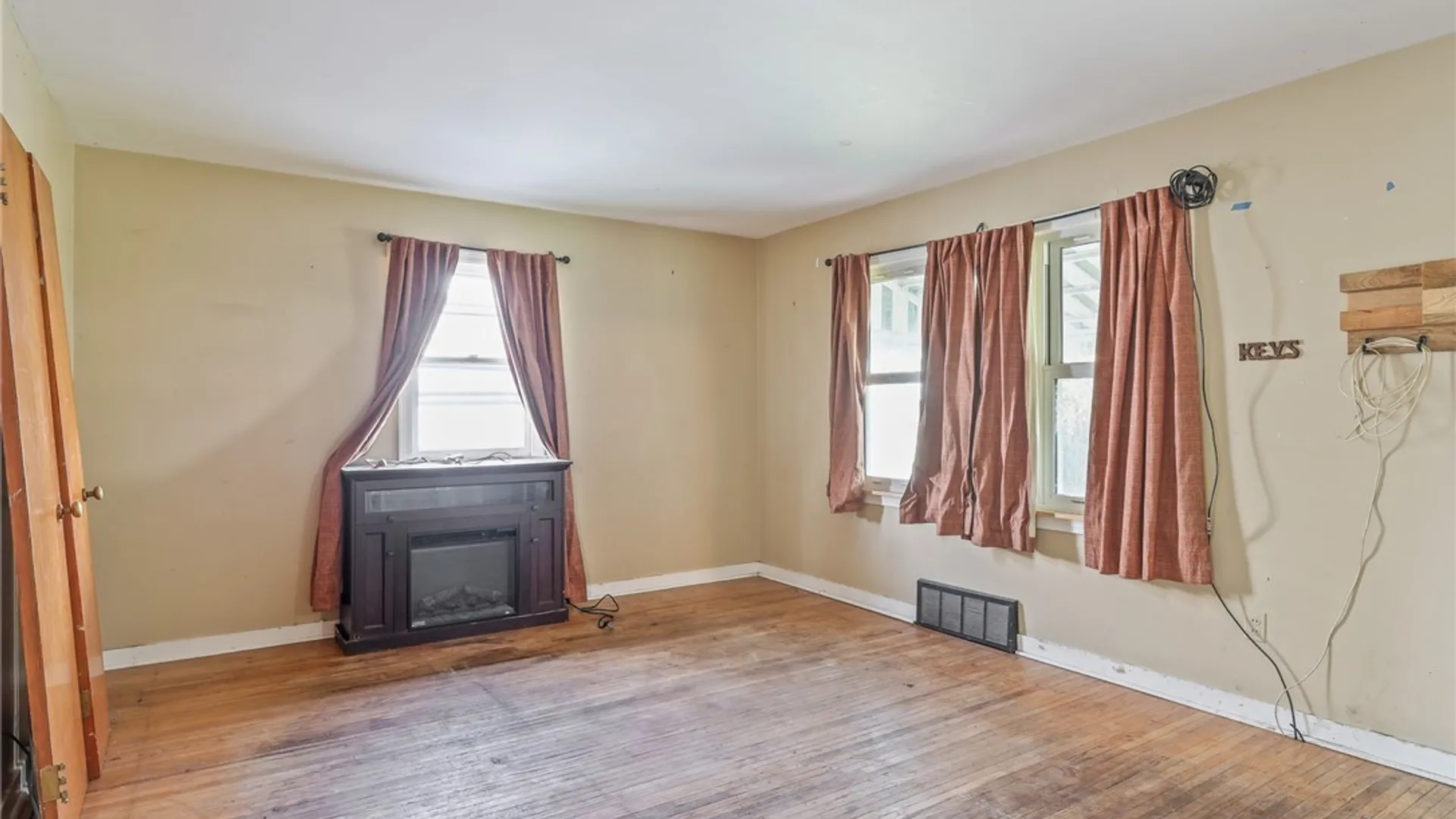 Property at 382 Windermere Boulevard, Amherst, NY 14226 7