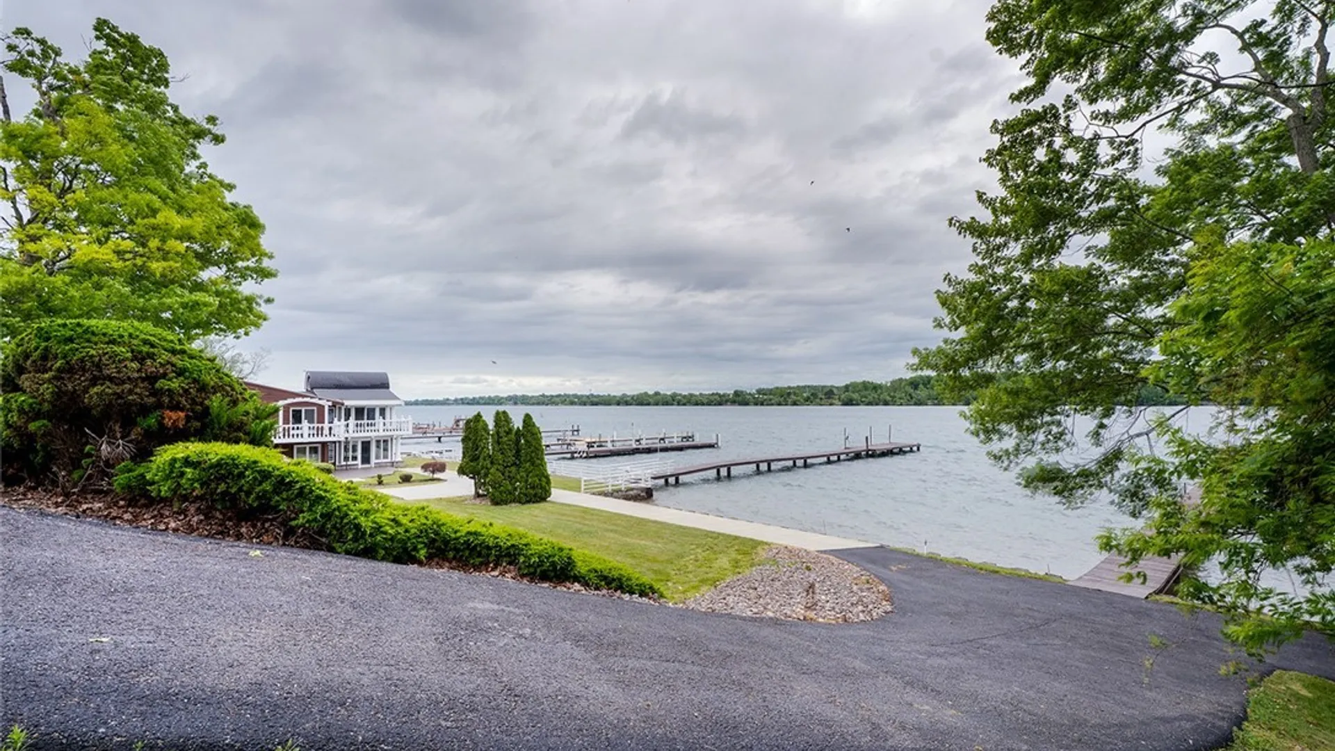 Property at 2039 River Road, Grand Island, NY 14072 46