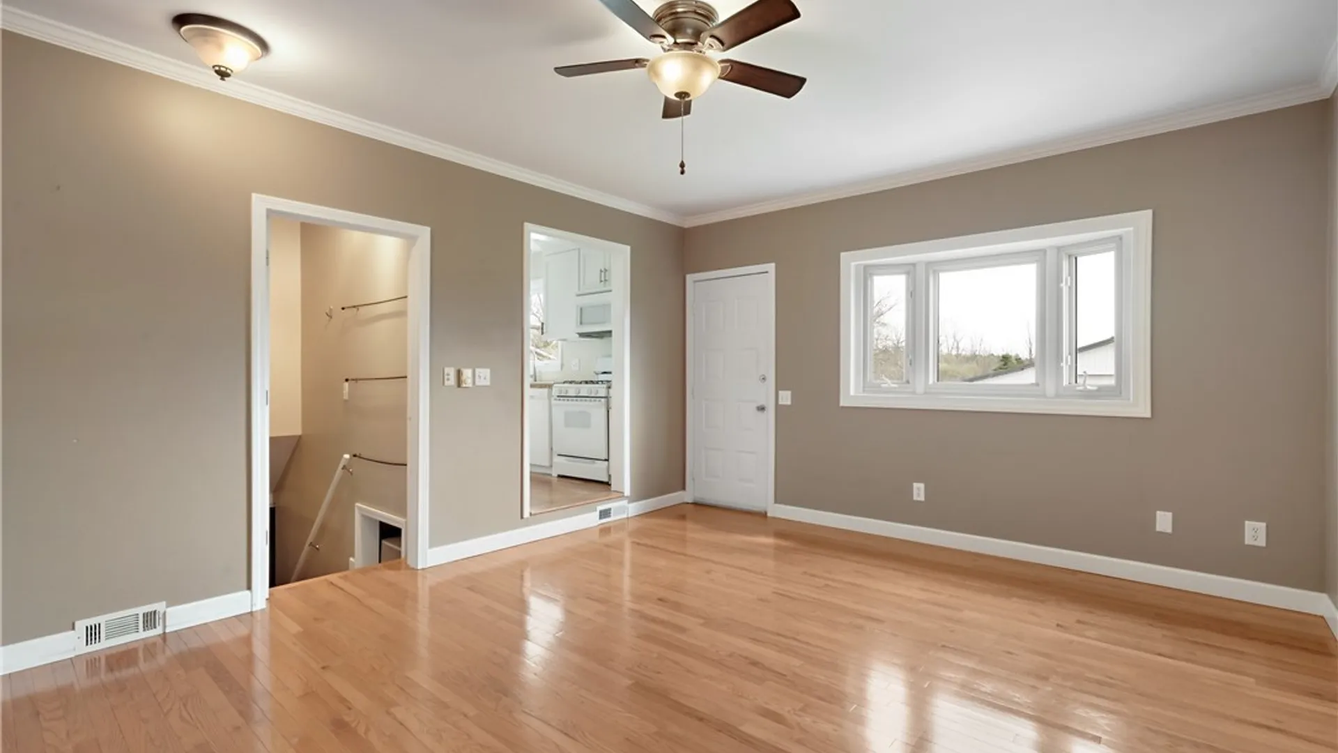 Property at 4710 Meyer Road, Pendleton, NY 14120 5