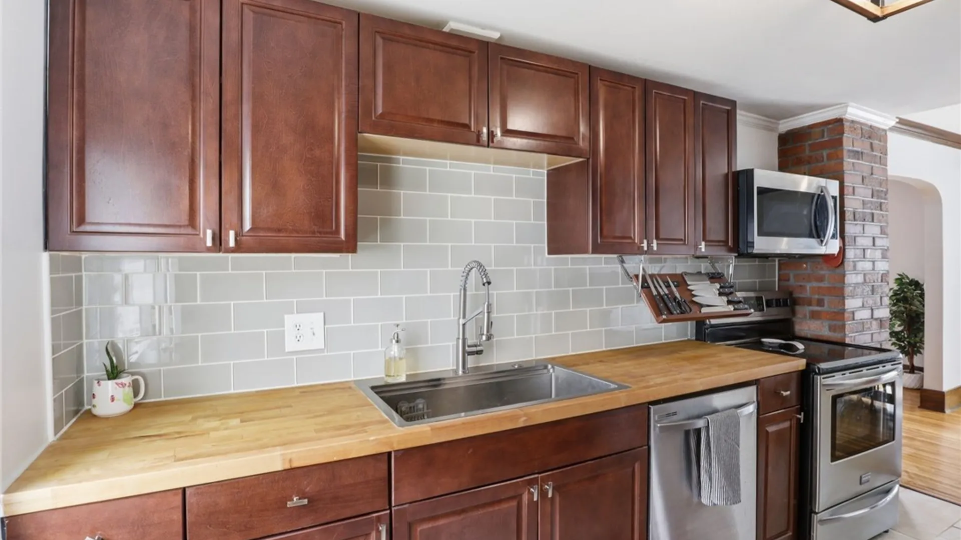 Property at 71 Curtice Rd, Irondequoit, NY 14617 13