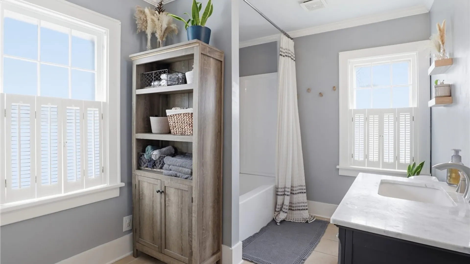 Property at 71 Curtice Rd, Irondequoit, NY 14617 17