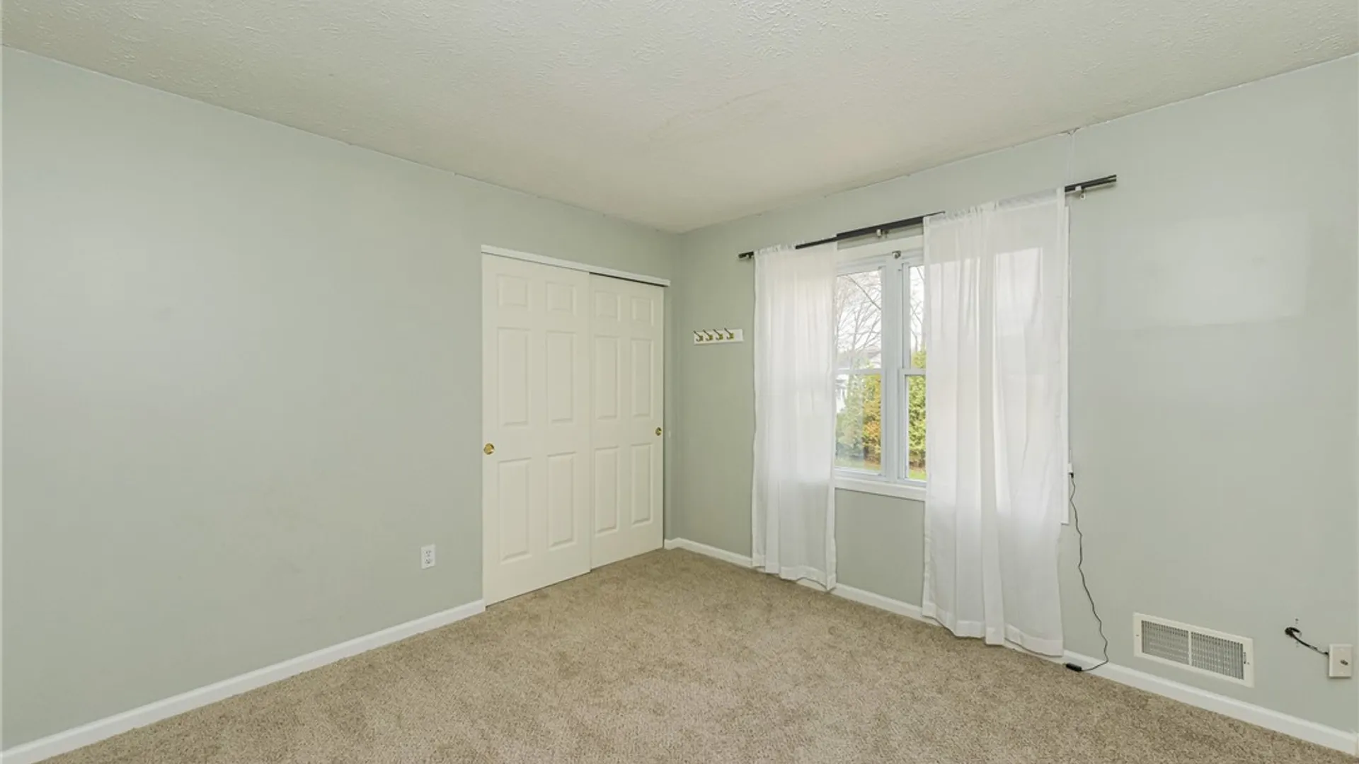 Property at 279 Macintosh Drive, Greece, NY 14626 24